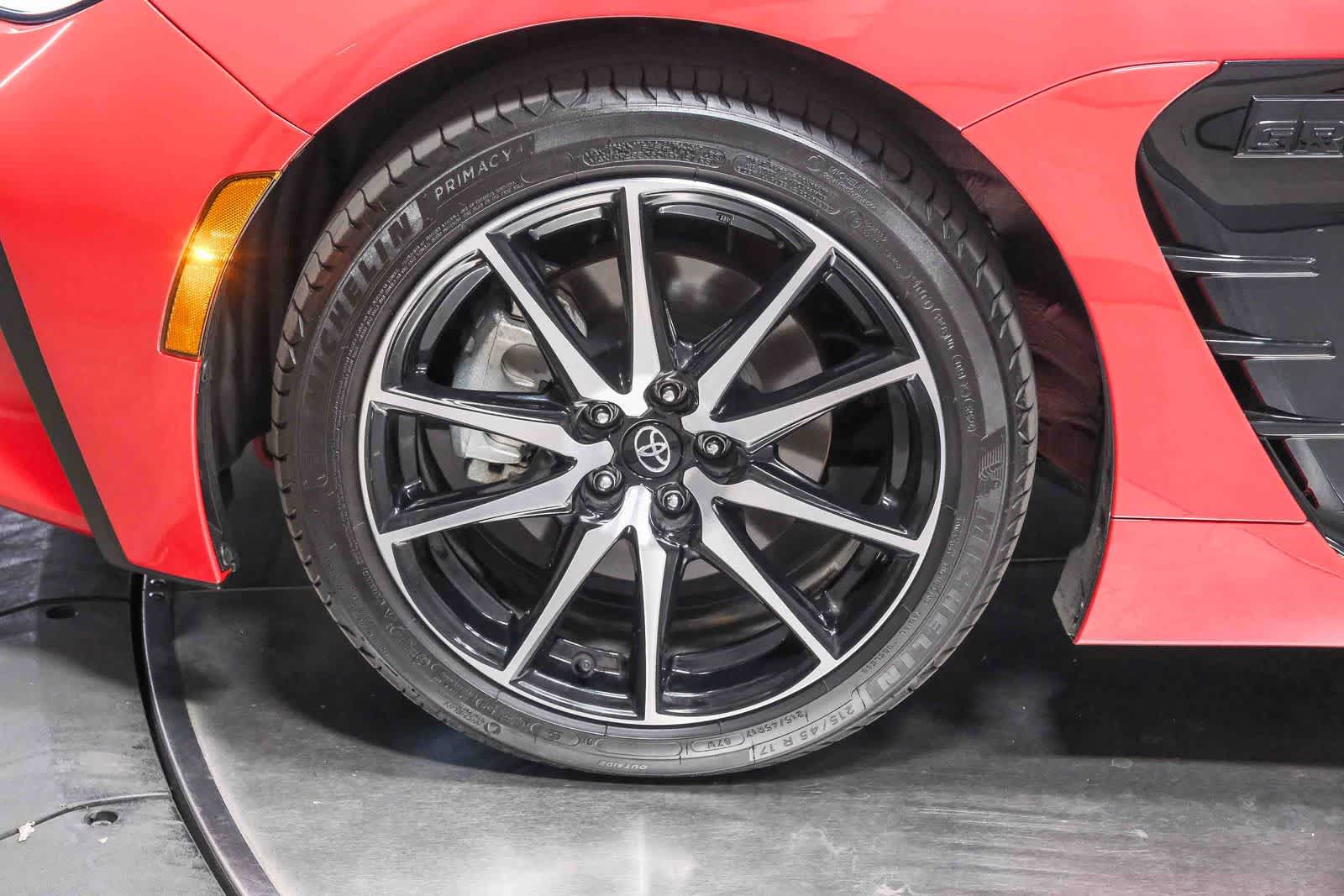 Thumbnail: 2025 Toyota GR86 - 10