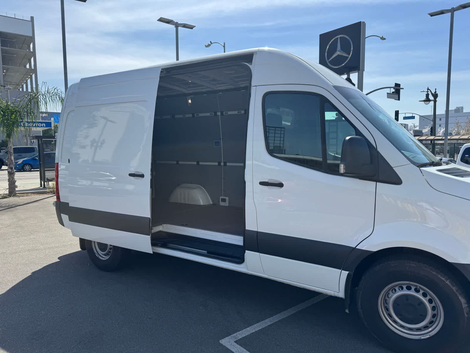 Thumbnail: 2023 Mercedes-Benz Sprinter - 7