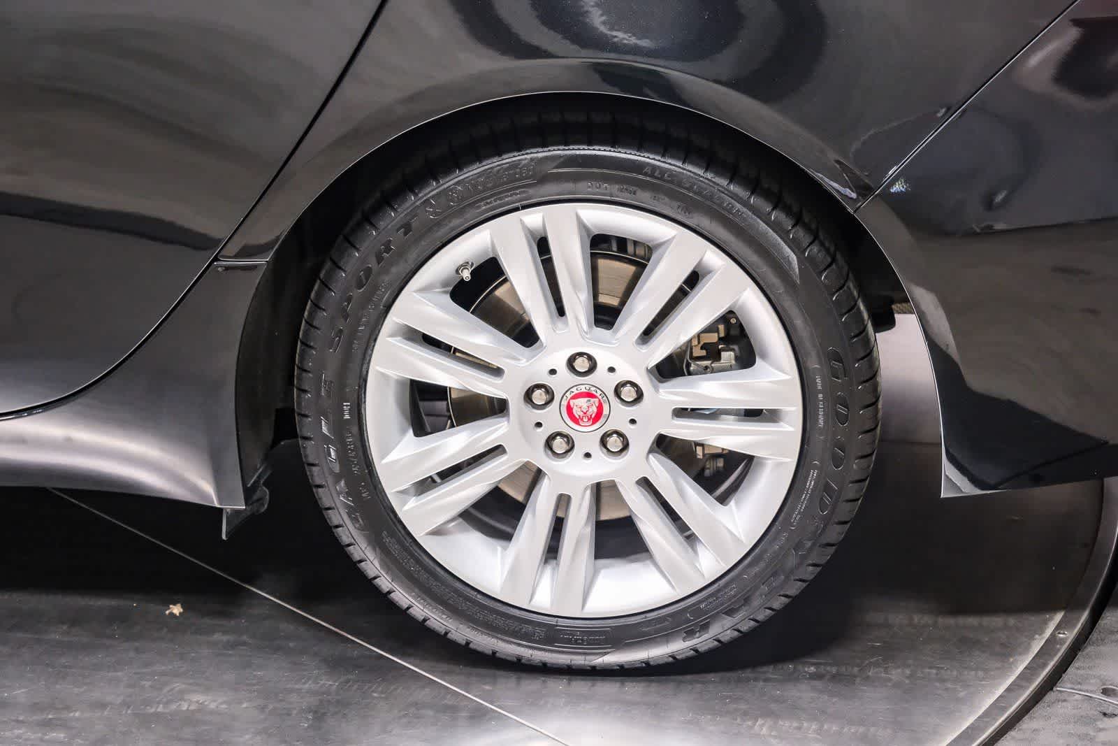 Thumbnail: 2021 Jaguar XF - 9