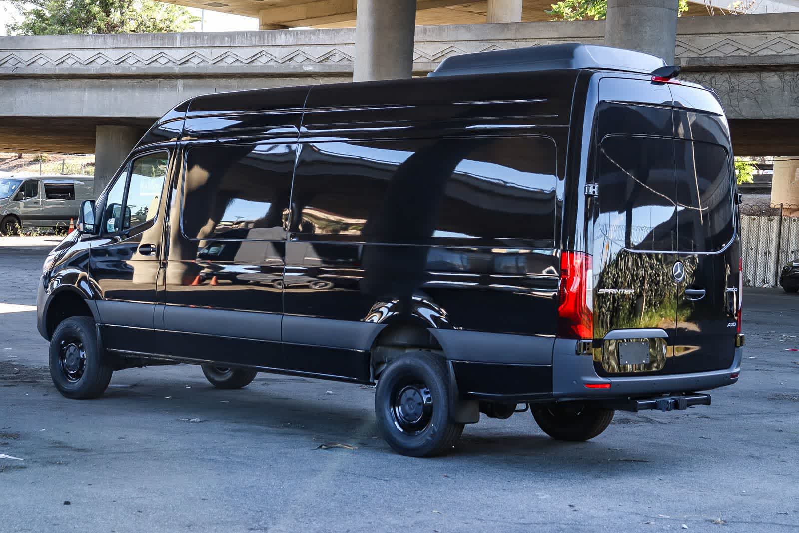 Thumbnail: 2026 Mercedes-Benz Sprinter - 6
