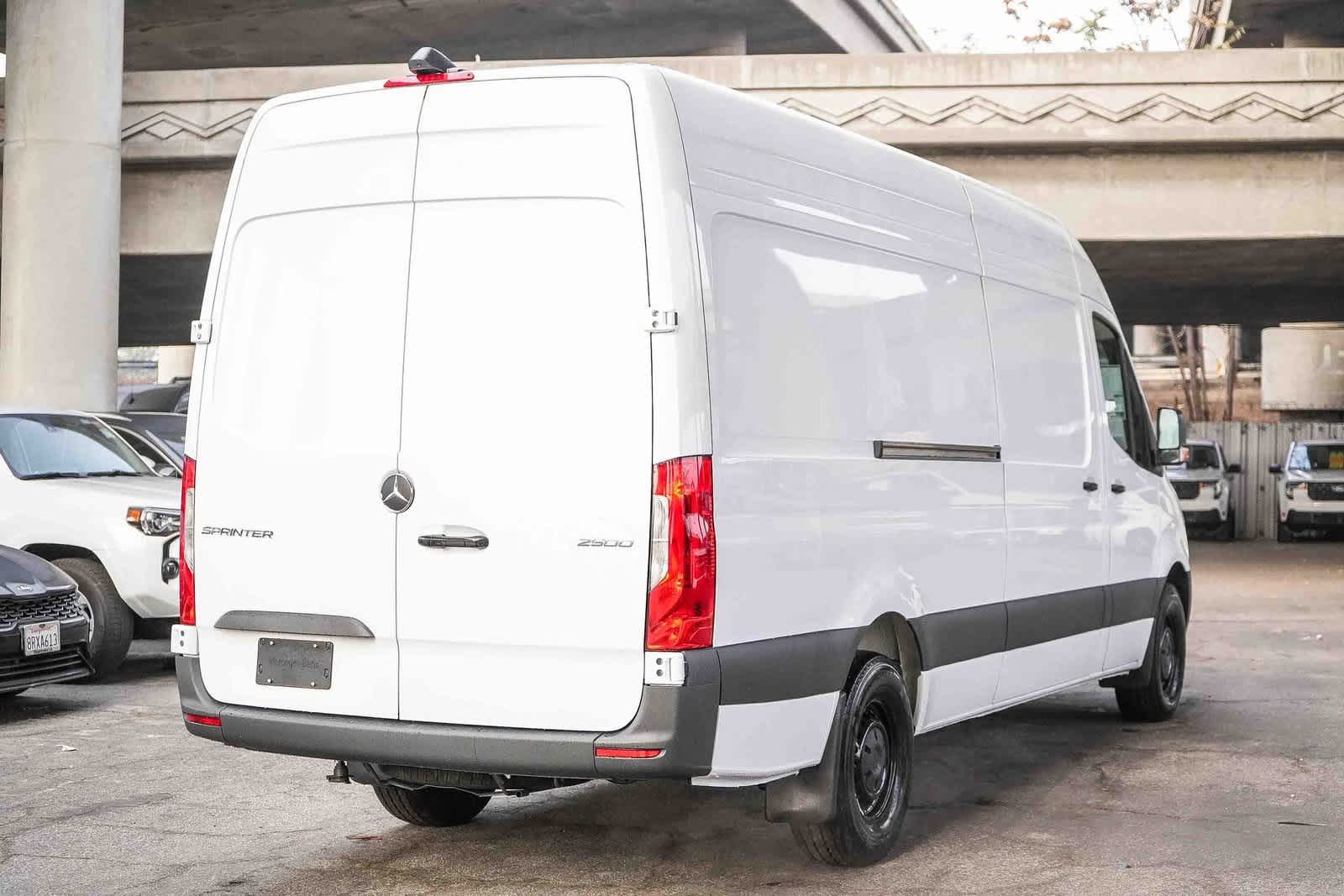 Thumbnail: 2026 Mercedes-Benz Sprinter - 6