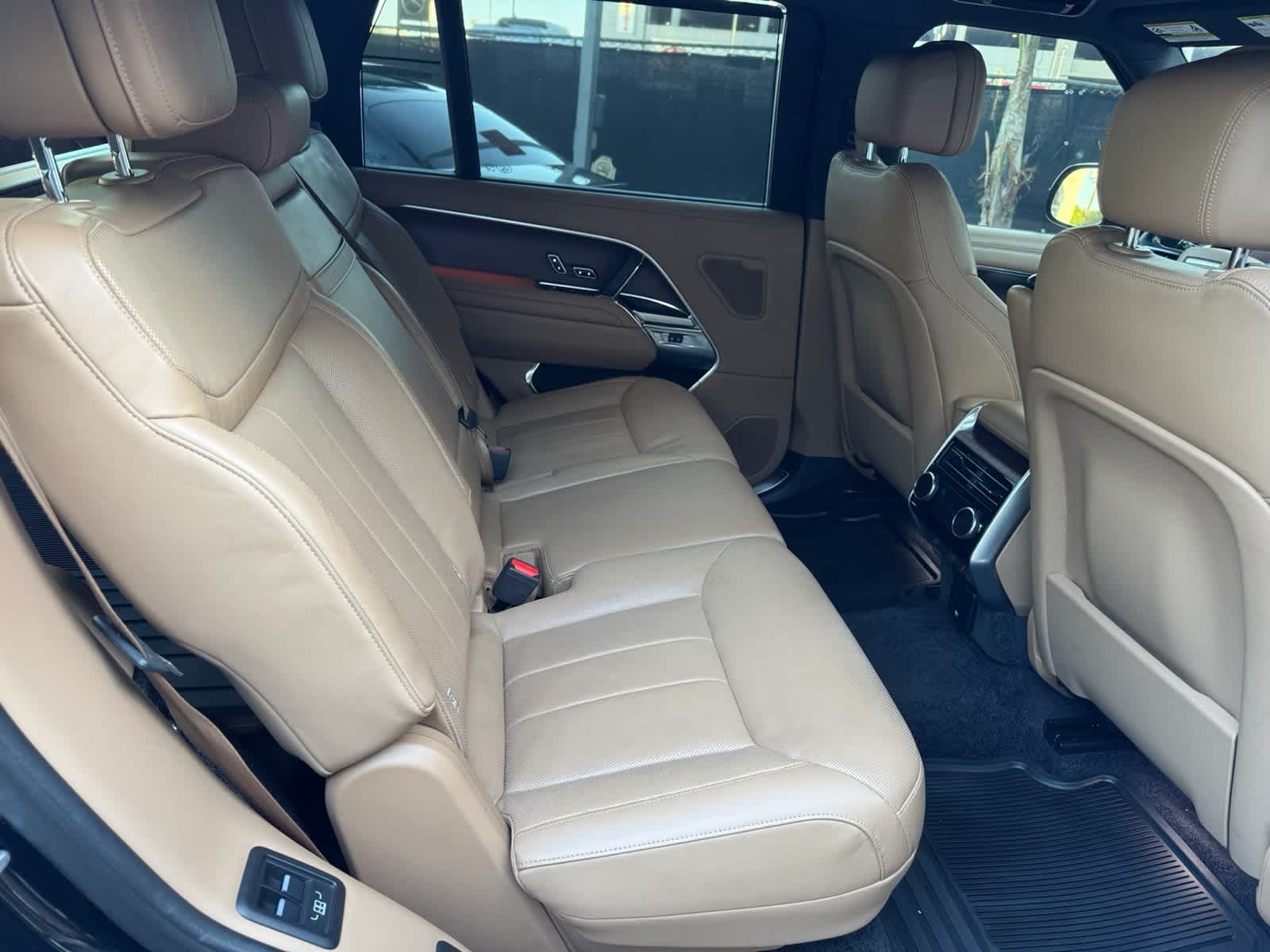 Thumbnail: 2023 Land Rover Range Rover - 6