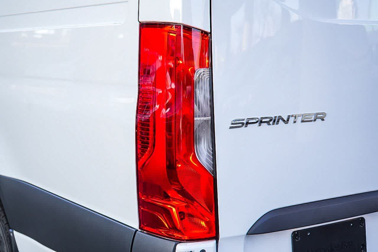 Thumbnail: 2026 Mercedes-Benz Sprinter - 9