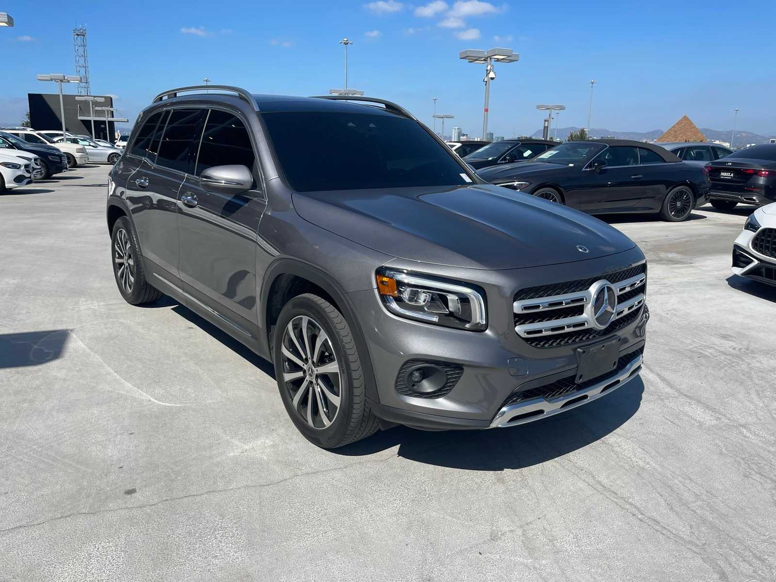 Thumbnail: 2022 Mercedes-Benz GLB - 2