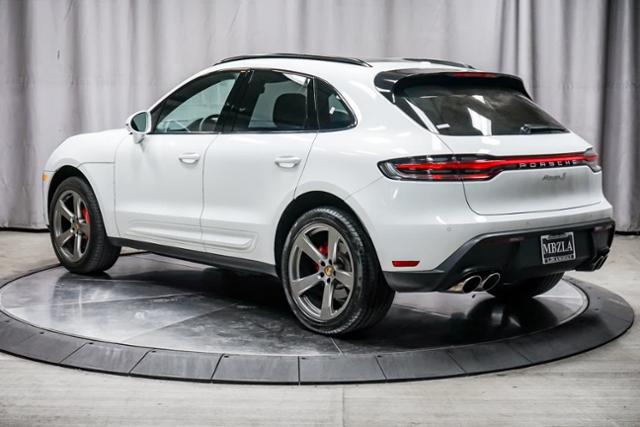 2022 Porsche Macan S 2