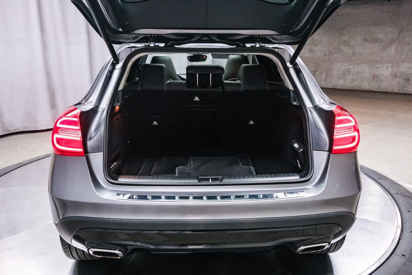 Thumbnail: 2017 Mercedes-Benz GLA - 26
