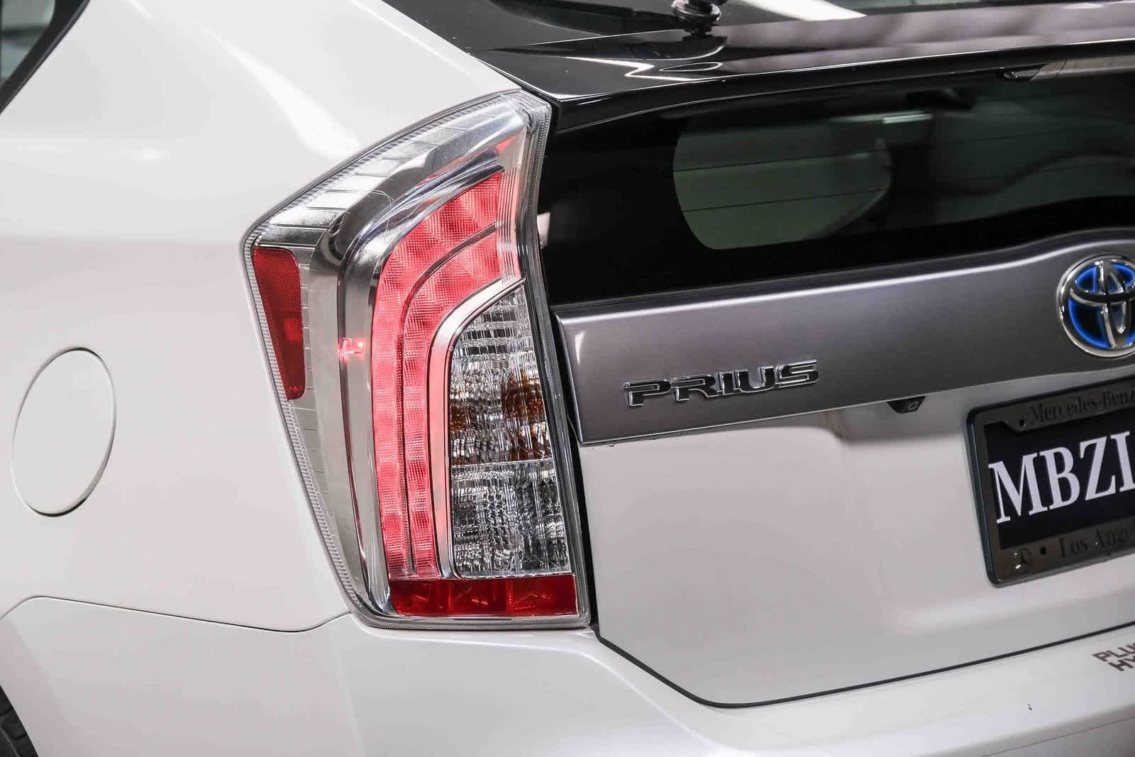 Thumbnail: 2015 Toyota Prius - 7