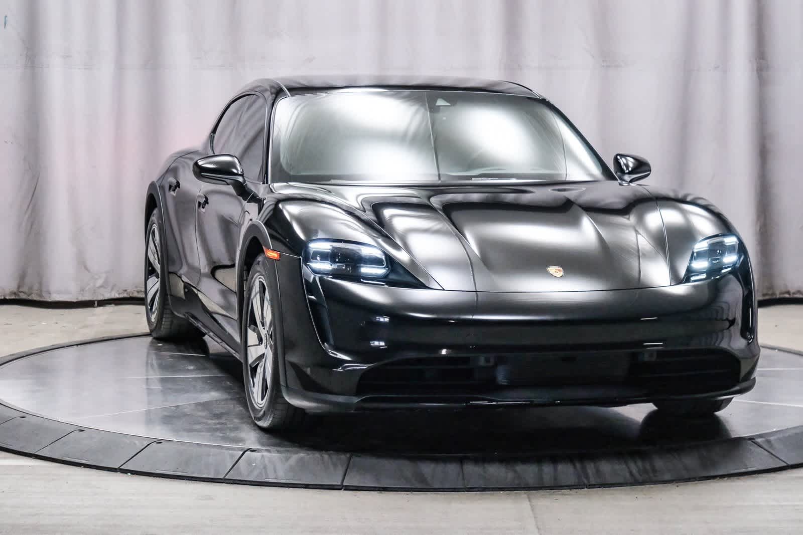 Thumbnail: 2023 Porsche Taycan - 5