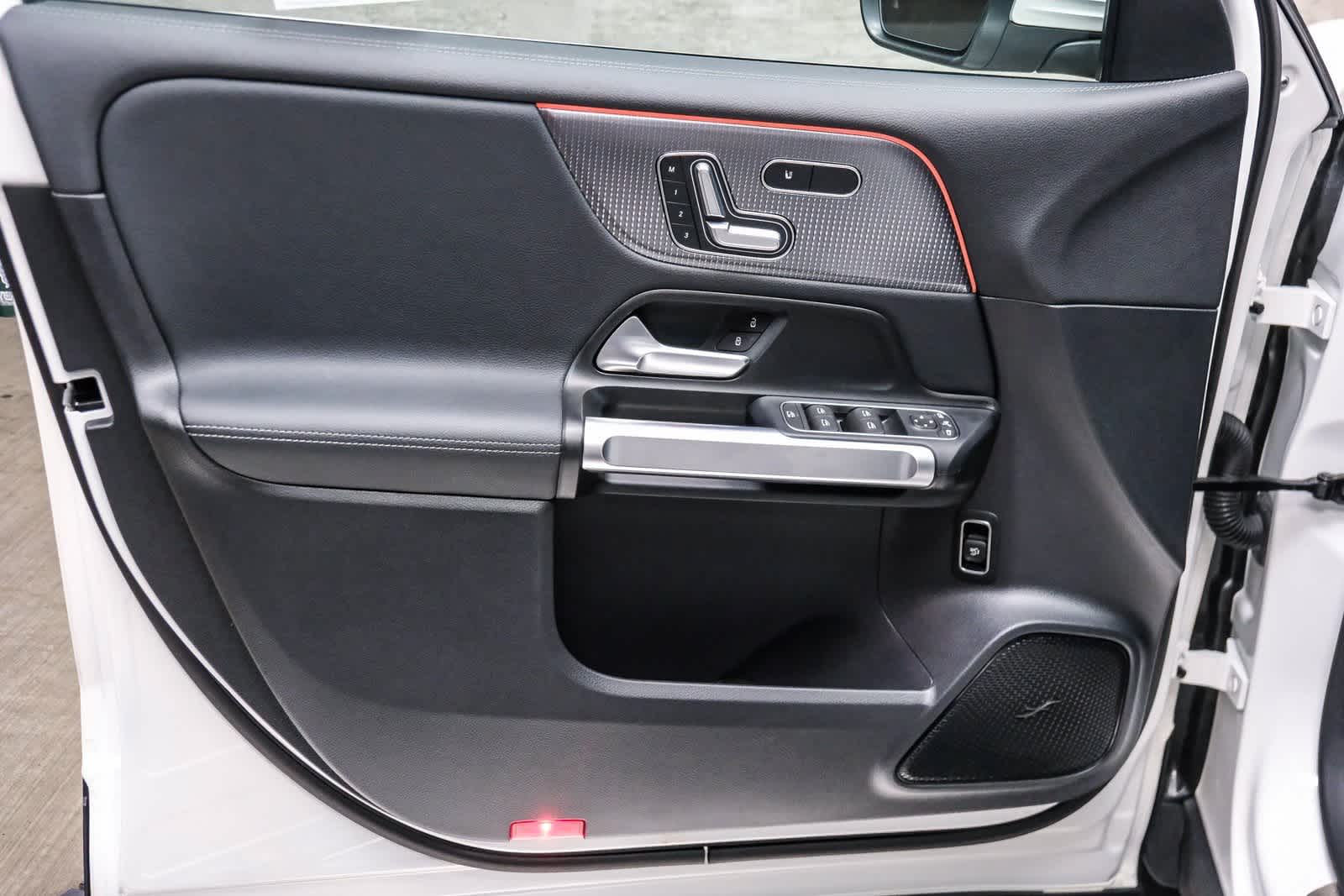 Thumbnail: 2023 Mercedes-Benz EQB - 21