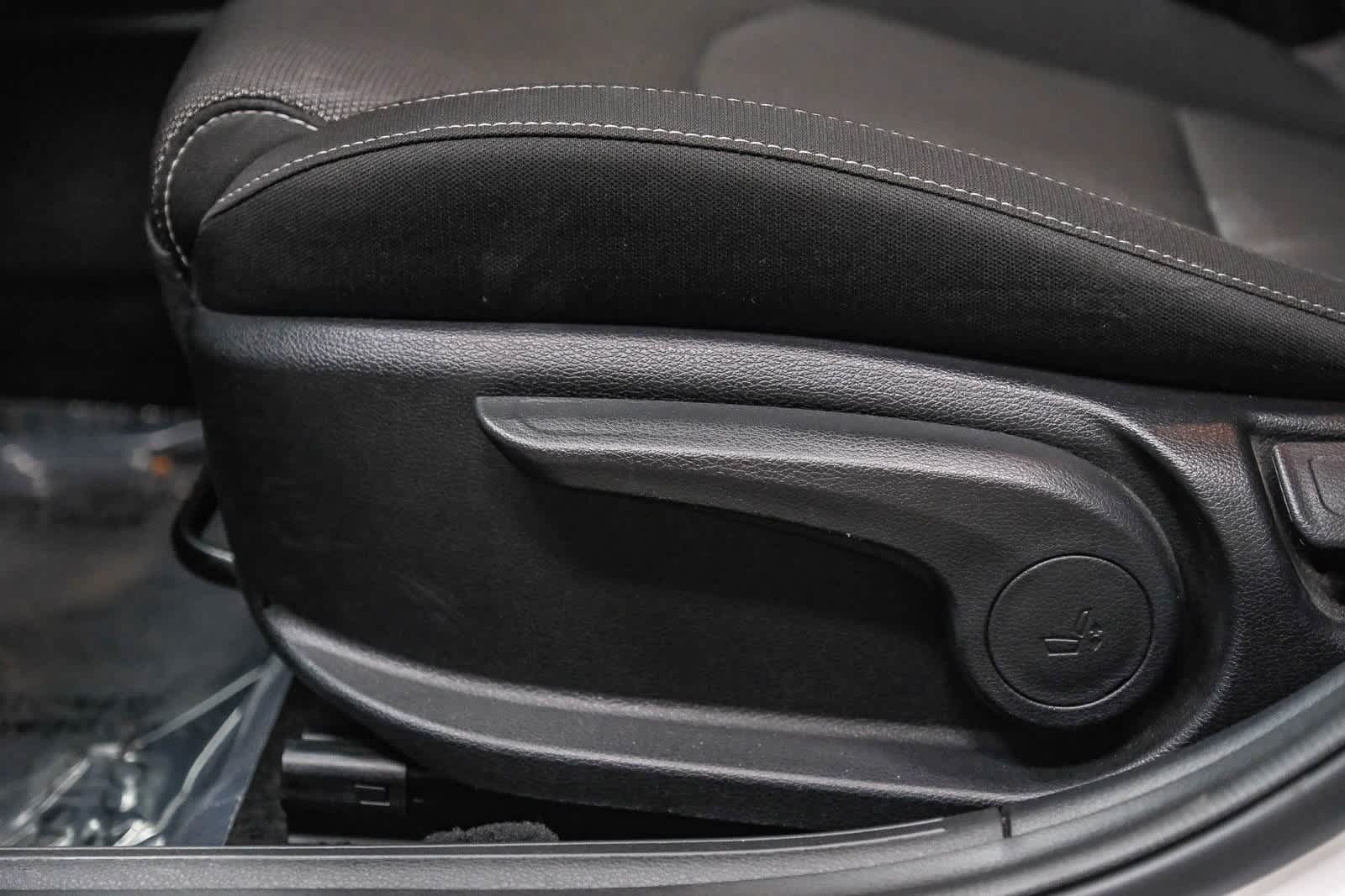 Thumbnail: 2023 Kia Forte - 24