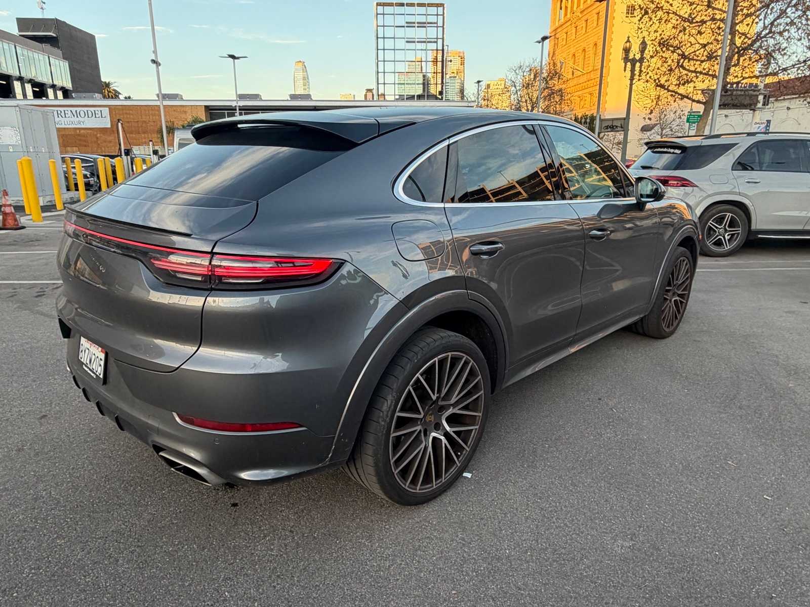 Thumbnail: 2022 Porsche  - 4