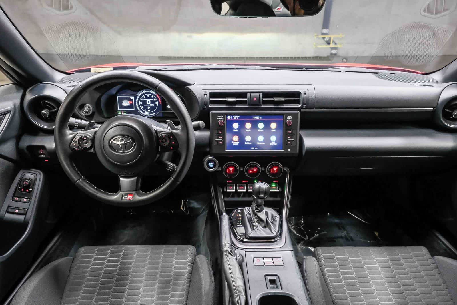 Thumbnail: 2025 Toyota GR86 - 13