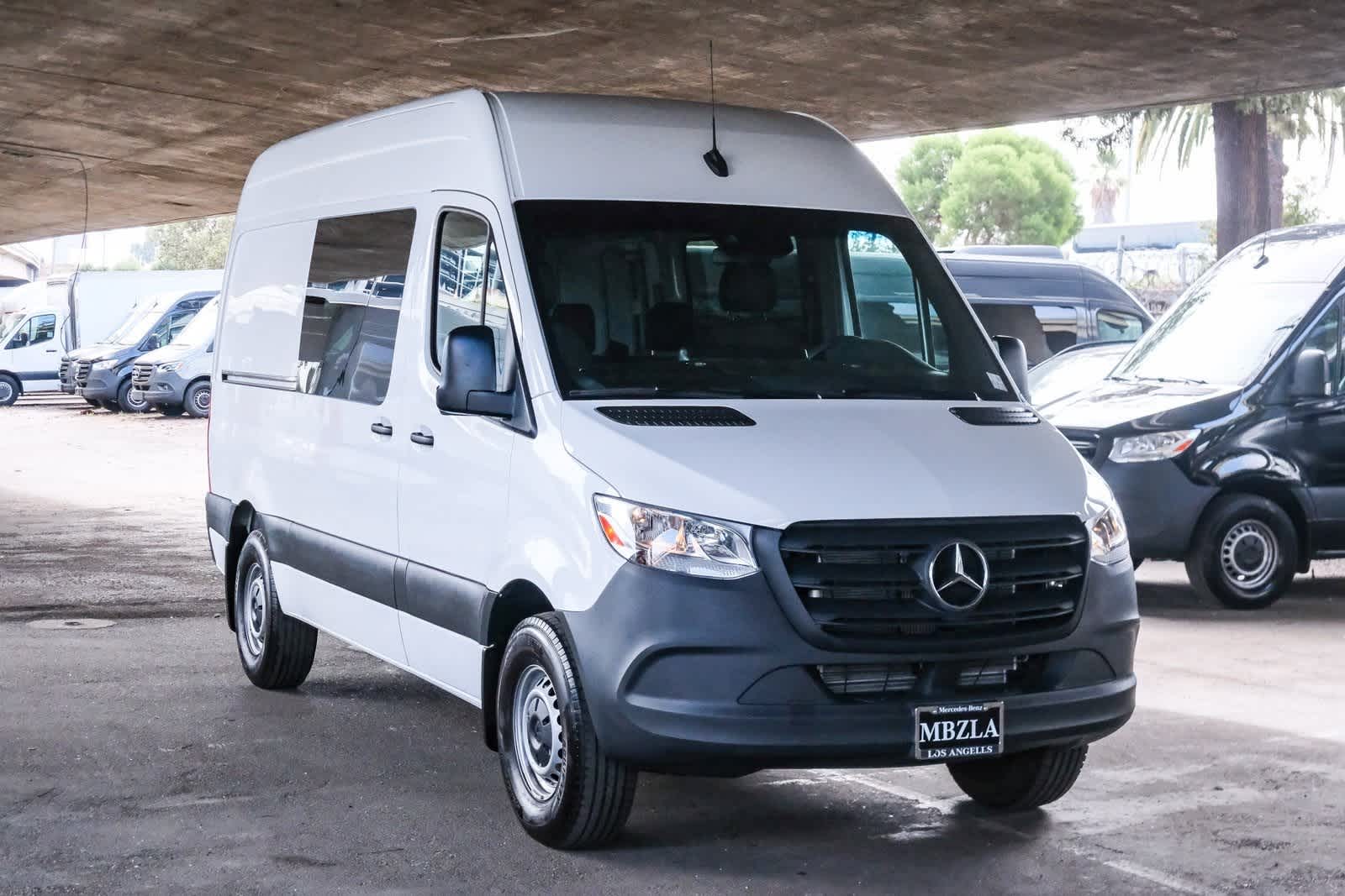 Thumbnail: 2023 Mercedes-Benz Sprinter - 3