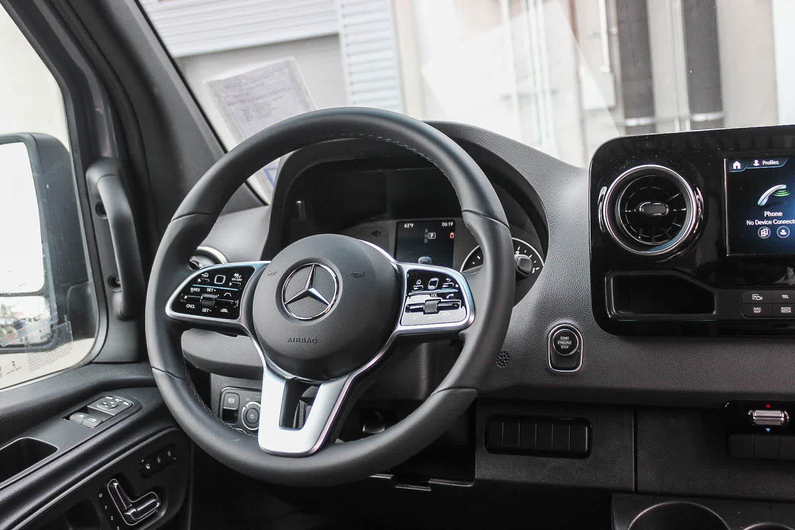 Thumbnail: 2023 Mercedes-Benz Sprinter - 10