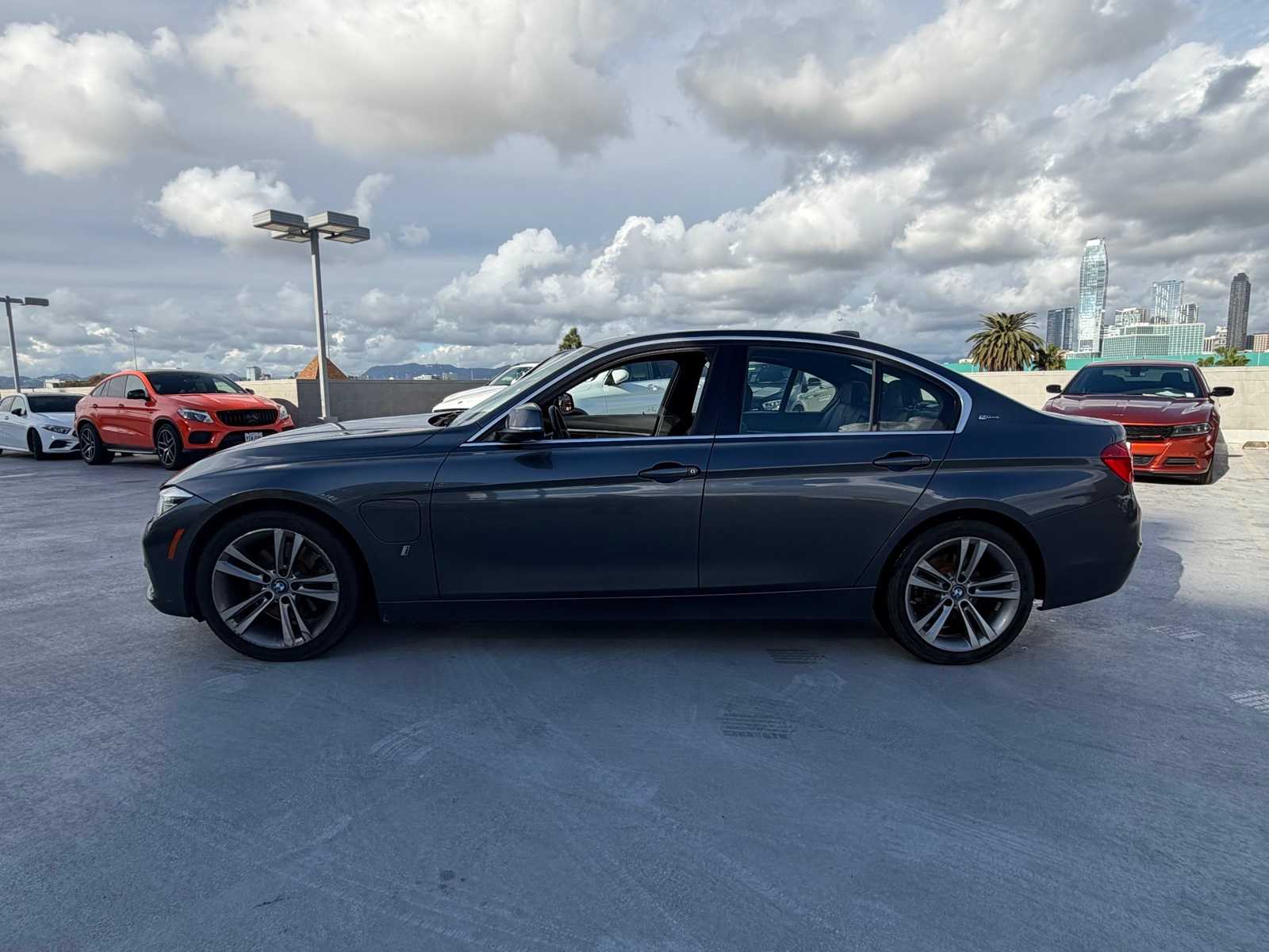 Thumbnail: 2017 BMW 3 Series - 2