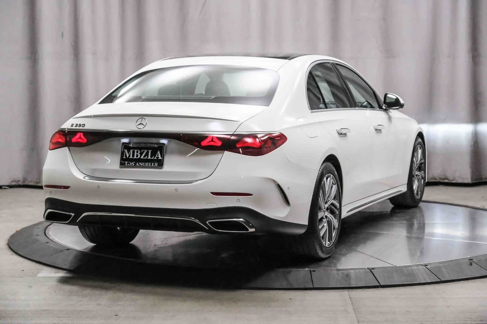 Thumbnail: 2026 Mercedes-Benz E-Class - 4