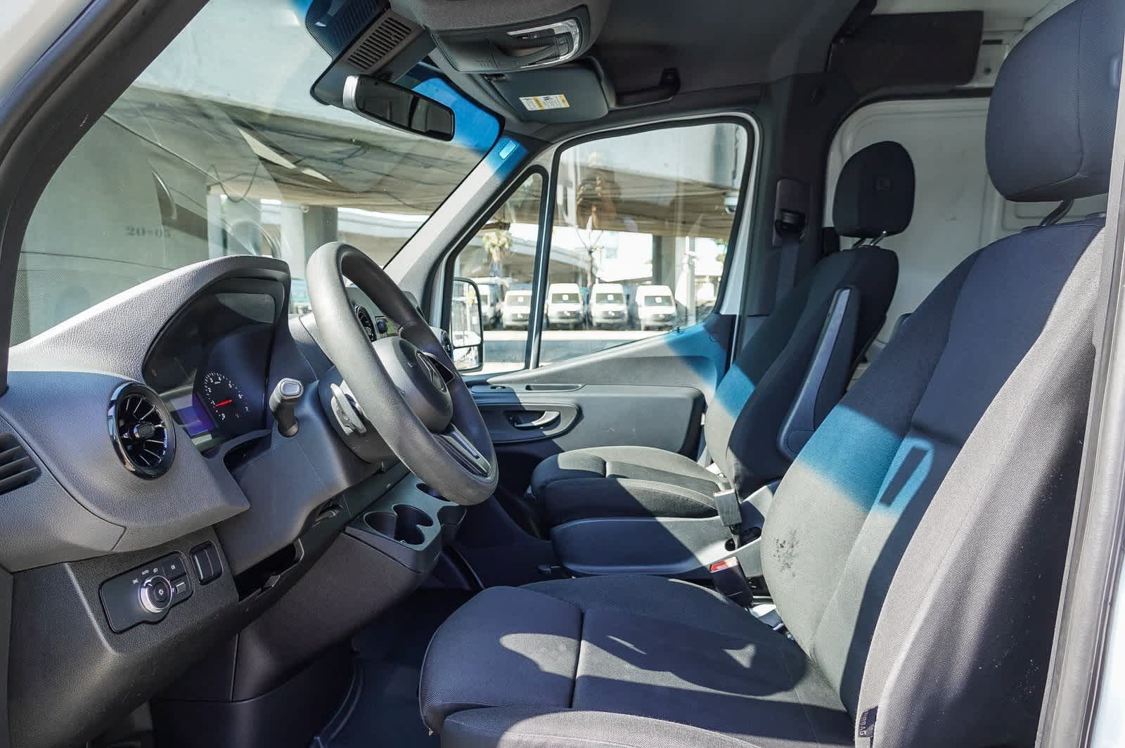 Thumbnail: 2019 Mercedes-Benz Sprinter - 18