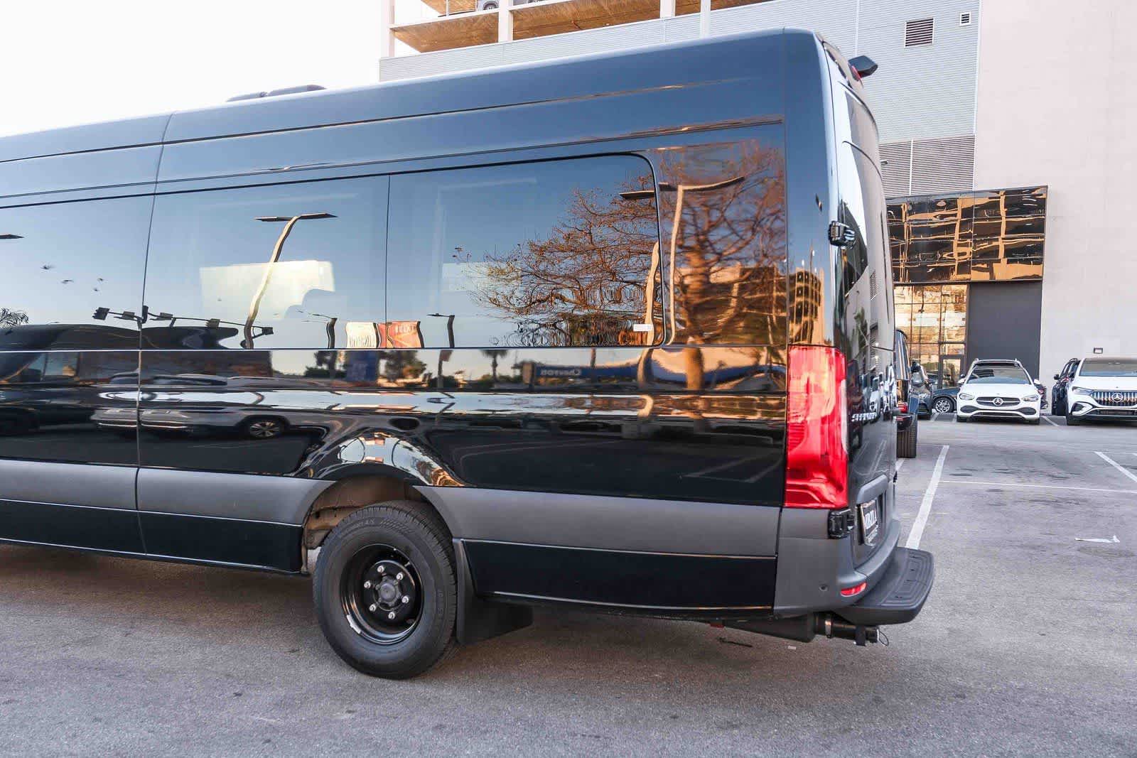 Thumbnail: 2024 Mercedes-Benz Sprinter - 10