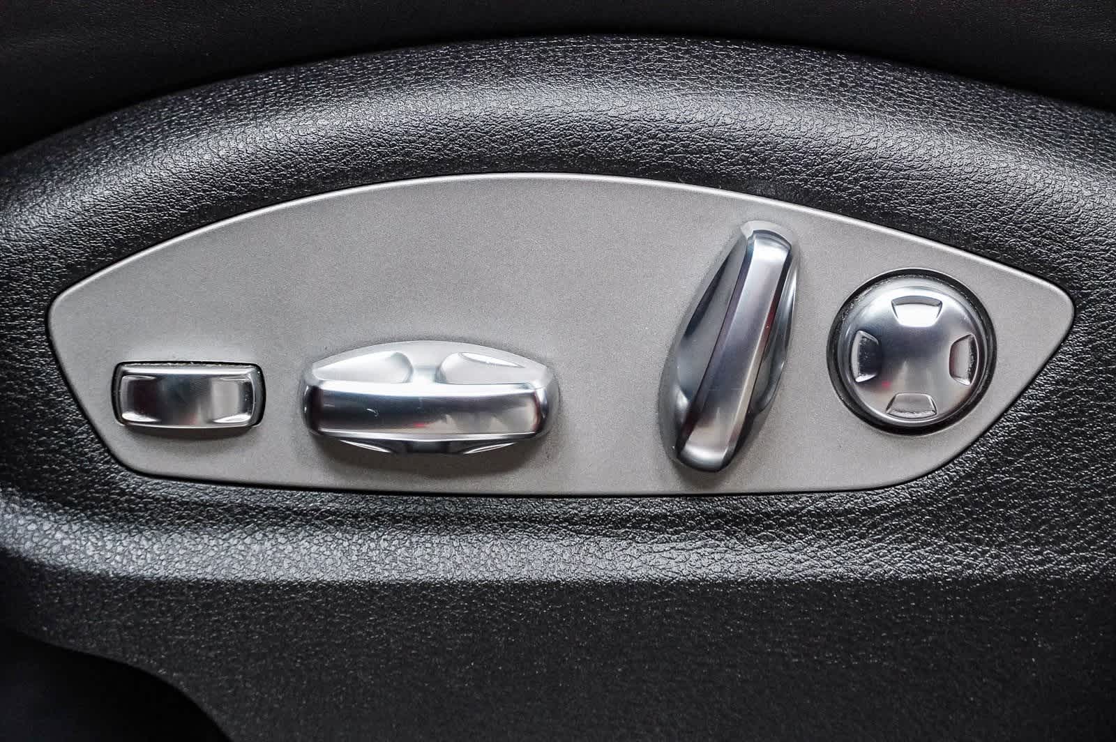 2023 Porsche Macan S 23