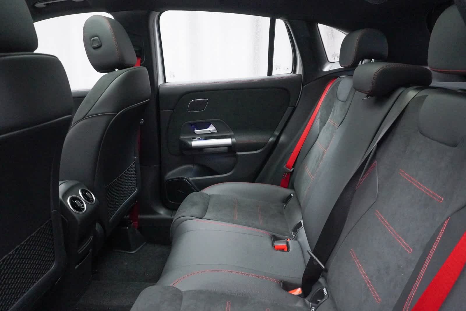 Thumbnail: 2025 Mercedes-Benz GLA - 19