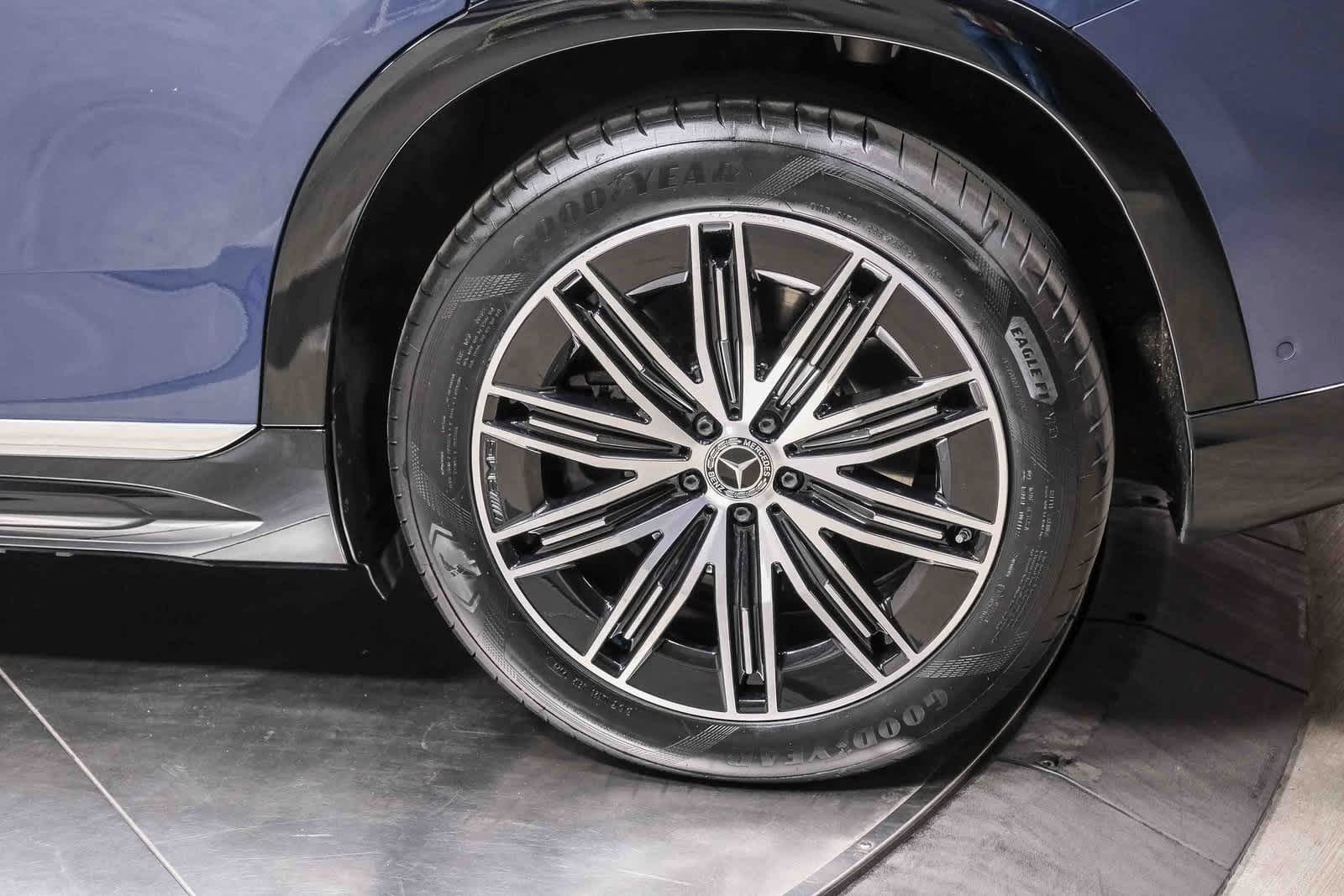 Thumbnail: 2023 Mercedes-Benz EQS - 8