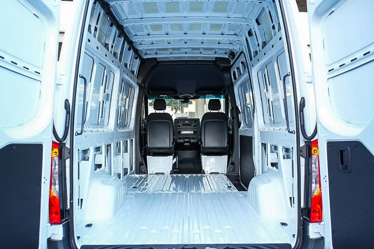 Thumbnail: 2026 Mercedes-Benz Sprinter - 23