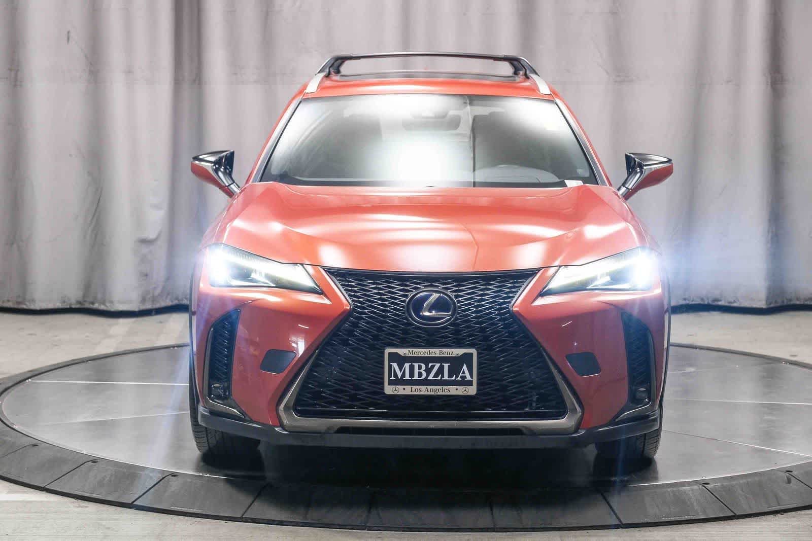 Thumbnail: 2020 Lexus UX - 6