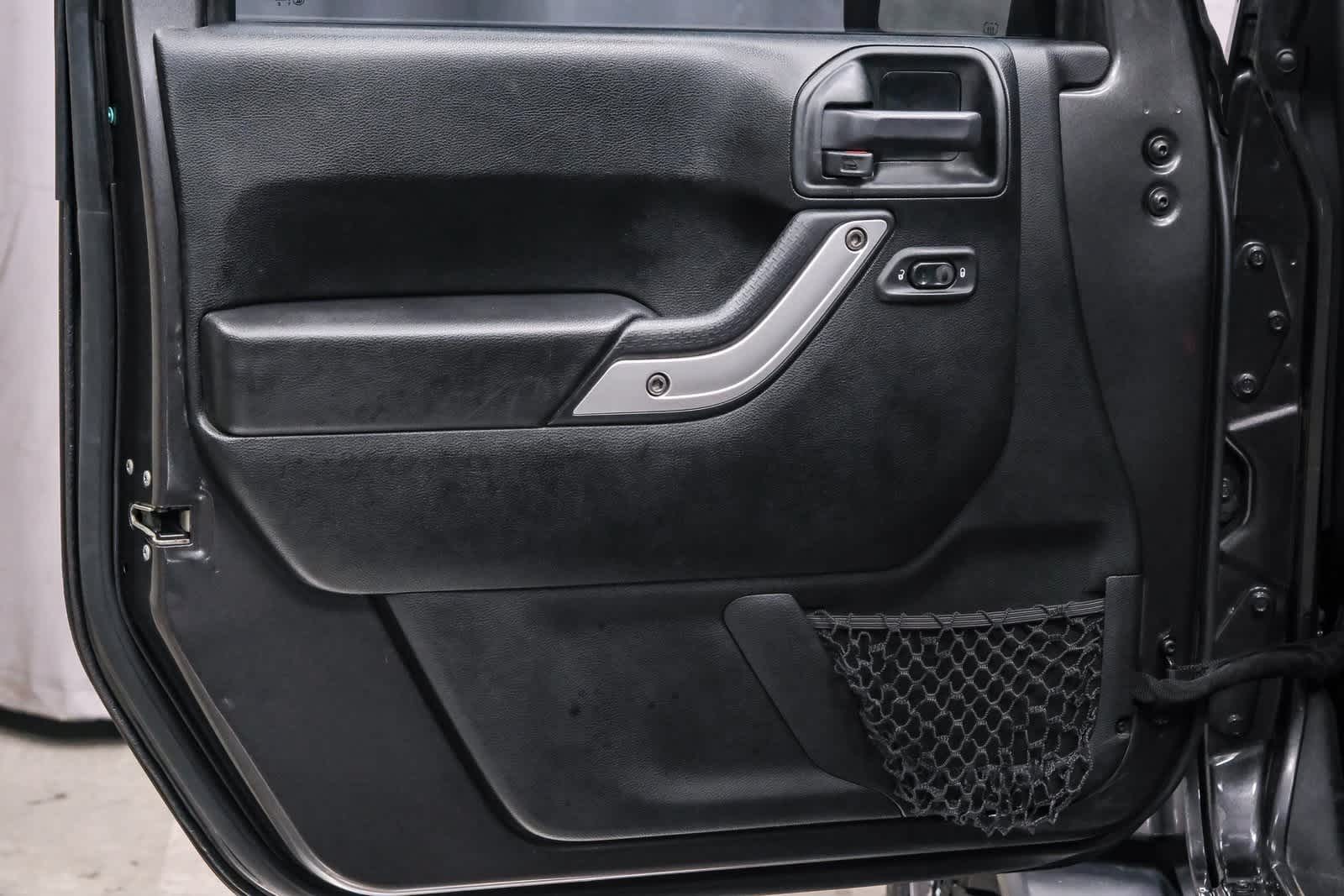 Thumbnail: 2018 Jeep Wrangler - 21
