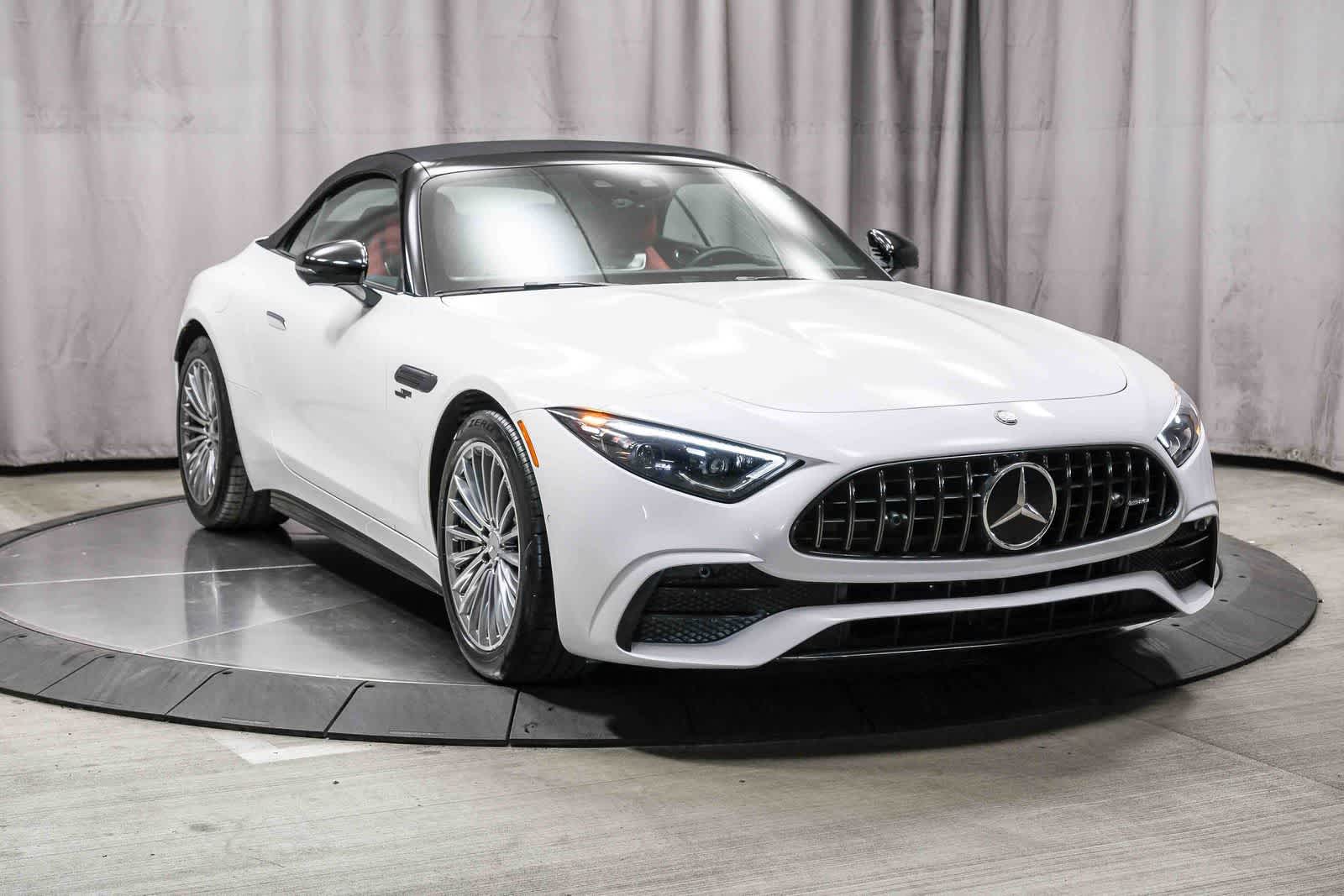 Thumbnail: 2023 Mercedes-Benz SL-Class - 4