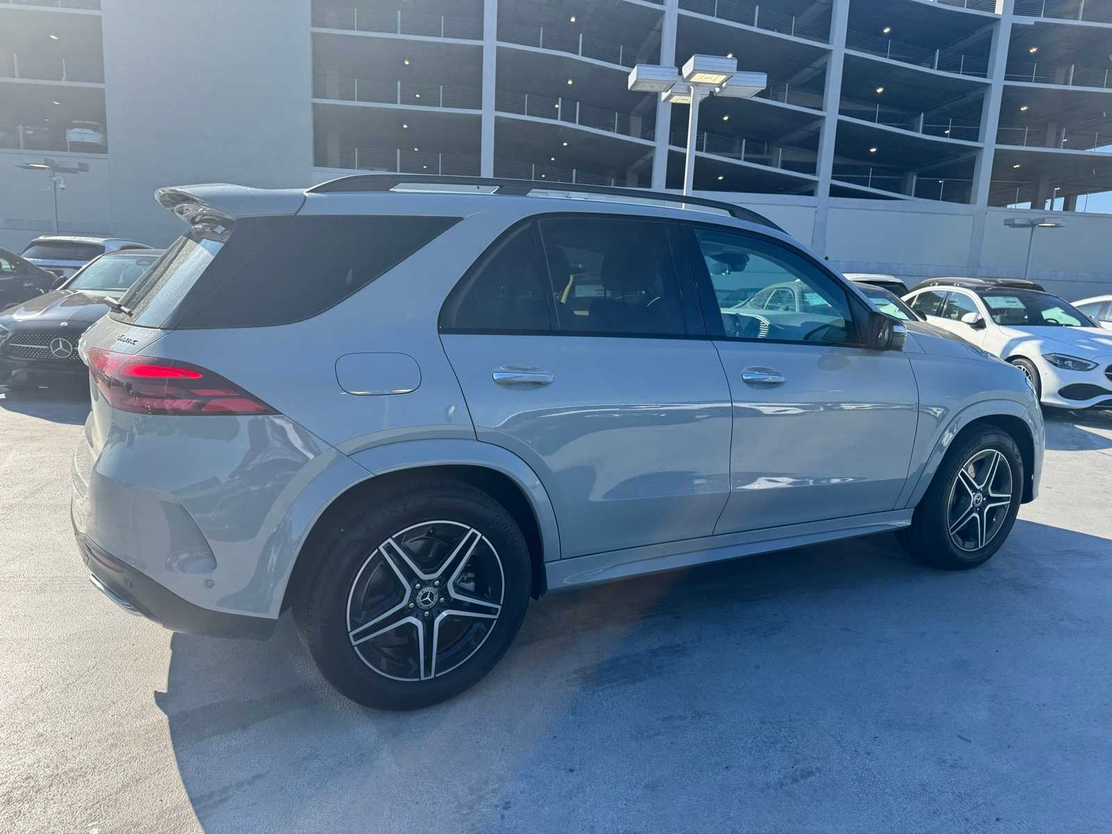 Thumbnail: 2025 Mercedes-Benz GLE - 3