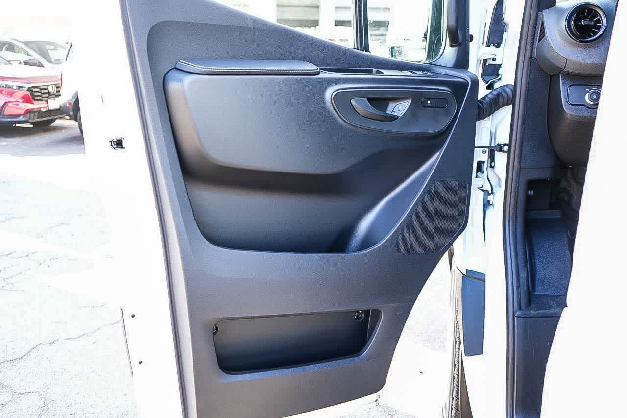 Thumbnail: 2026 Mercedes-Benz Sprinter - 19