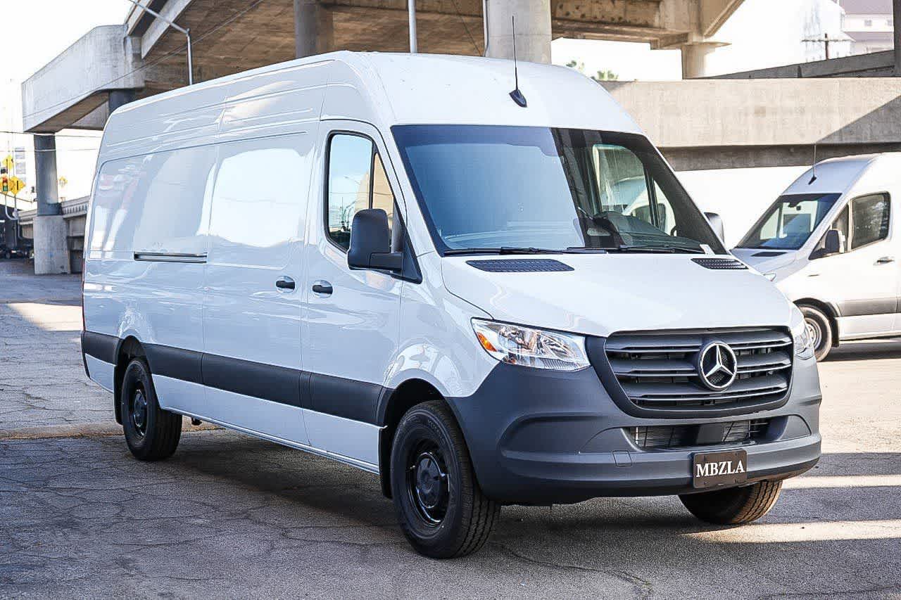 Thumbnail: 2026 Mercedes-Benz Sprinter - 3