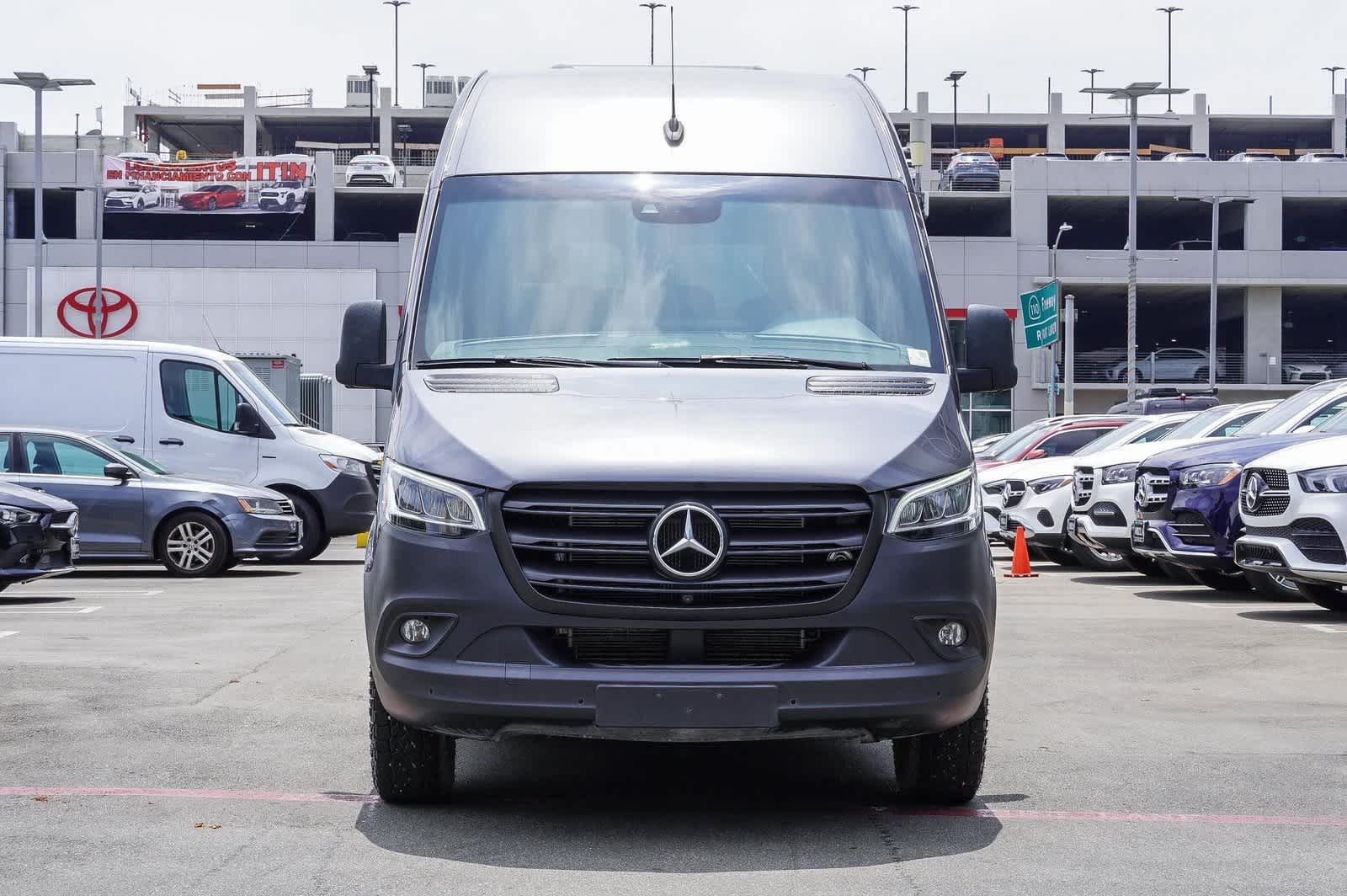 Thumbnail: 2022 Mercedes-Benz Sprinter - 2