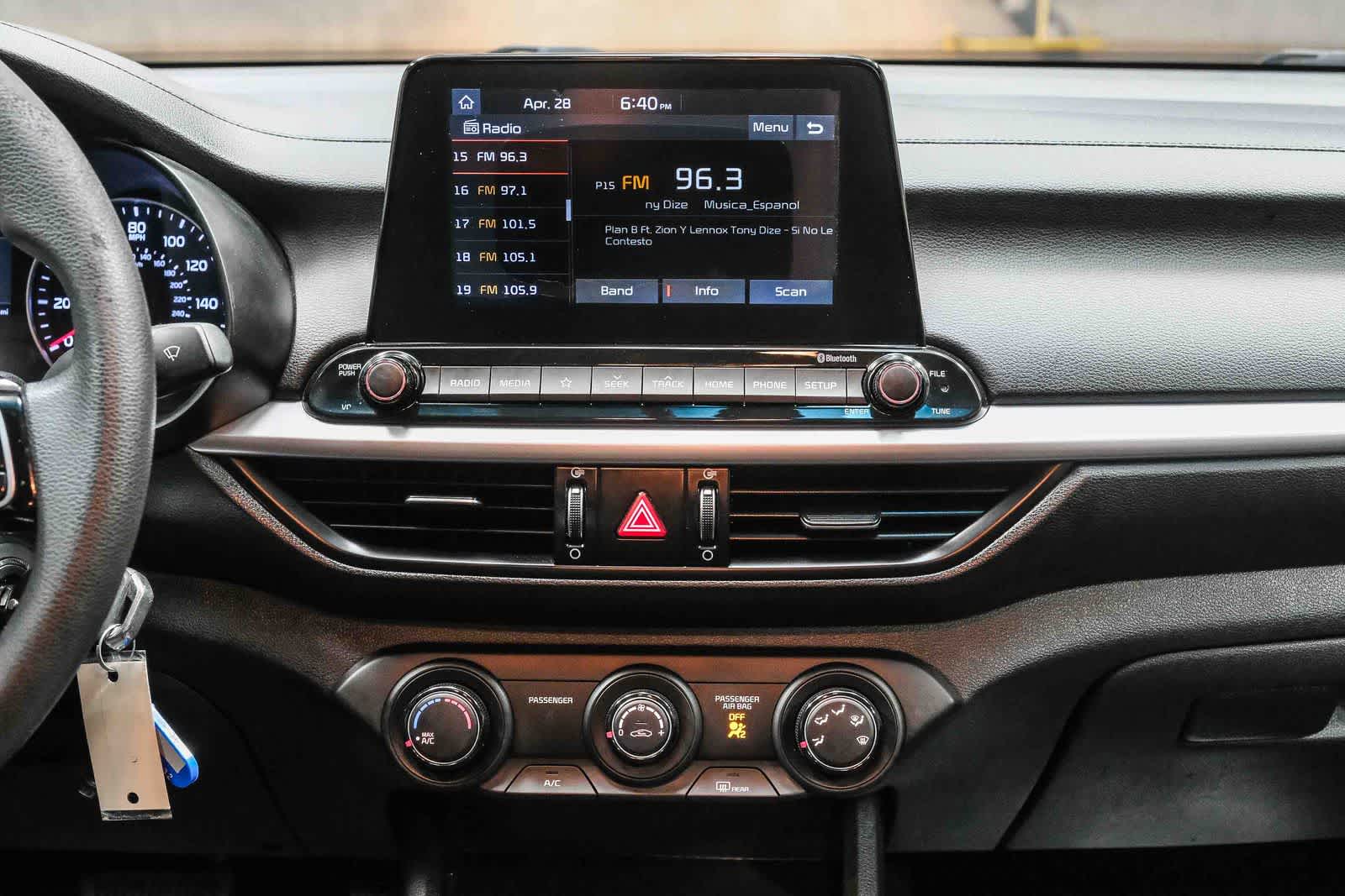 Thumbnail: 2020 Kia Forte - 16