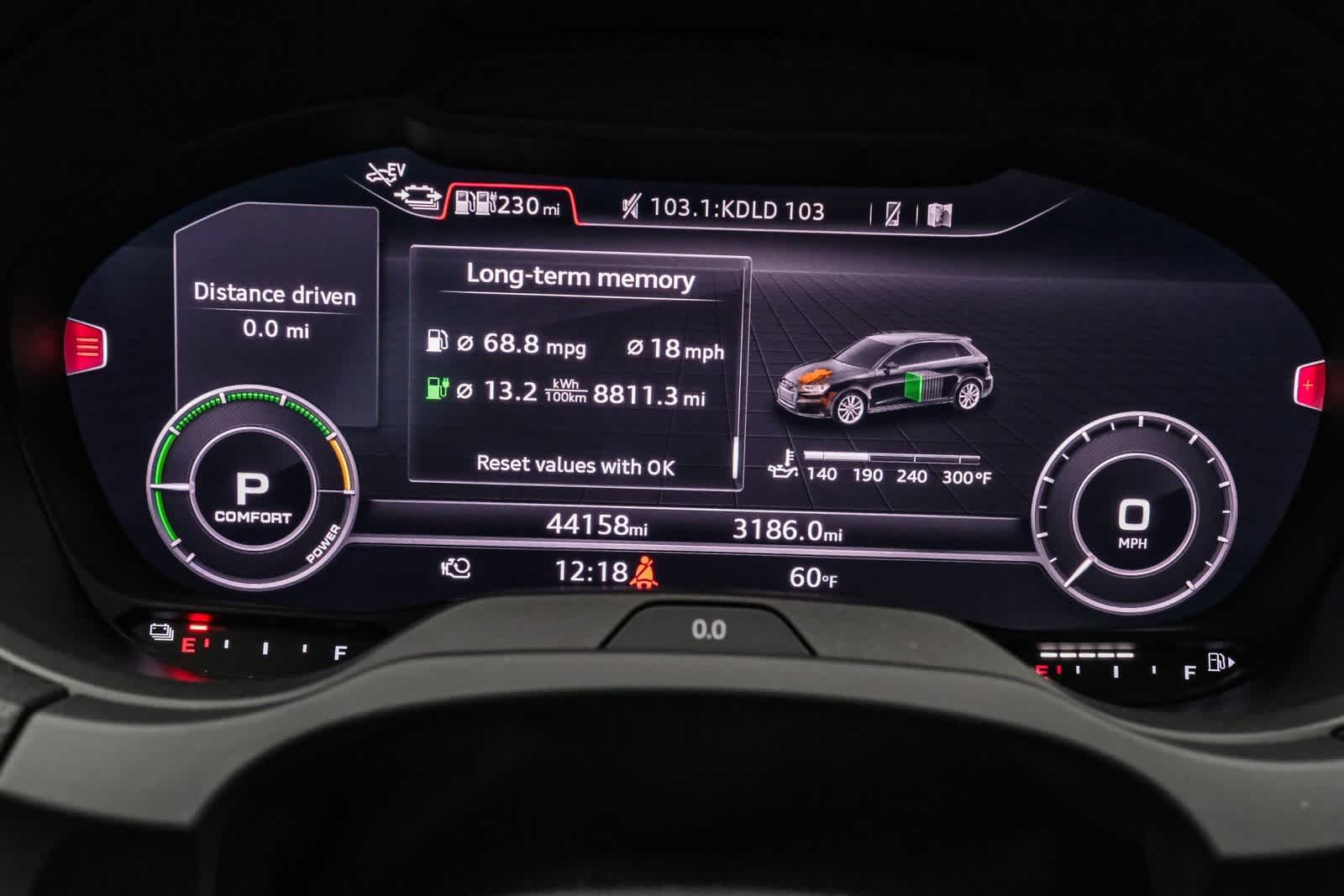 Thumbnail: 2018 Audi A3 e-tron - 25