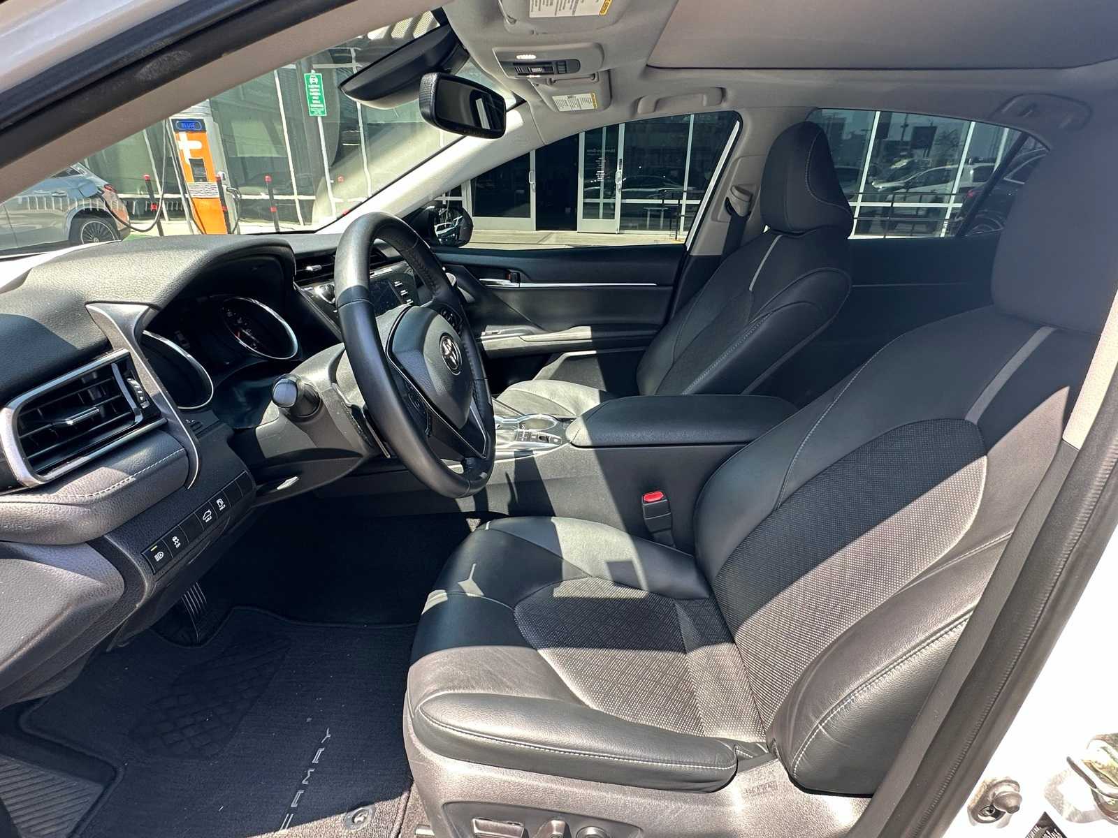 Thumbnail: 2020 Toyota Camry - 6