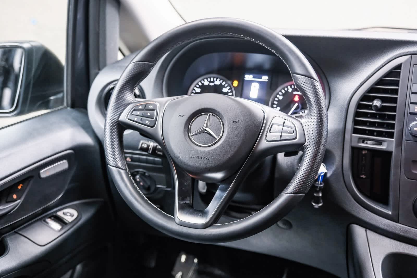 Thumbnail: 2023 Mercedes-Benz Metris - 17