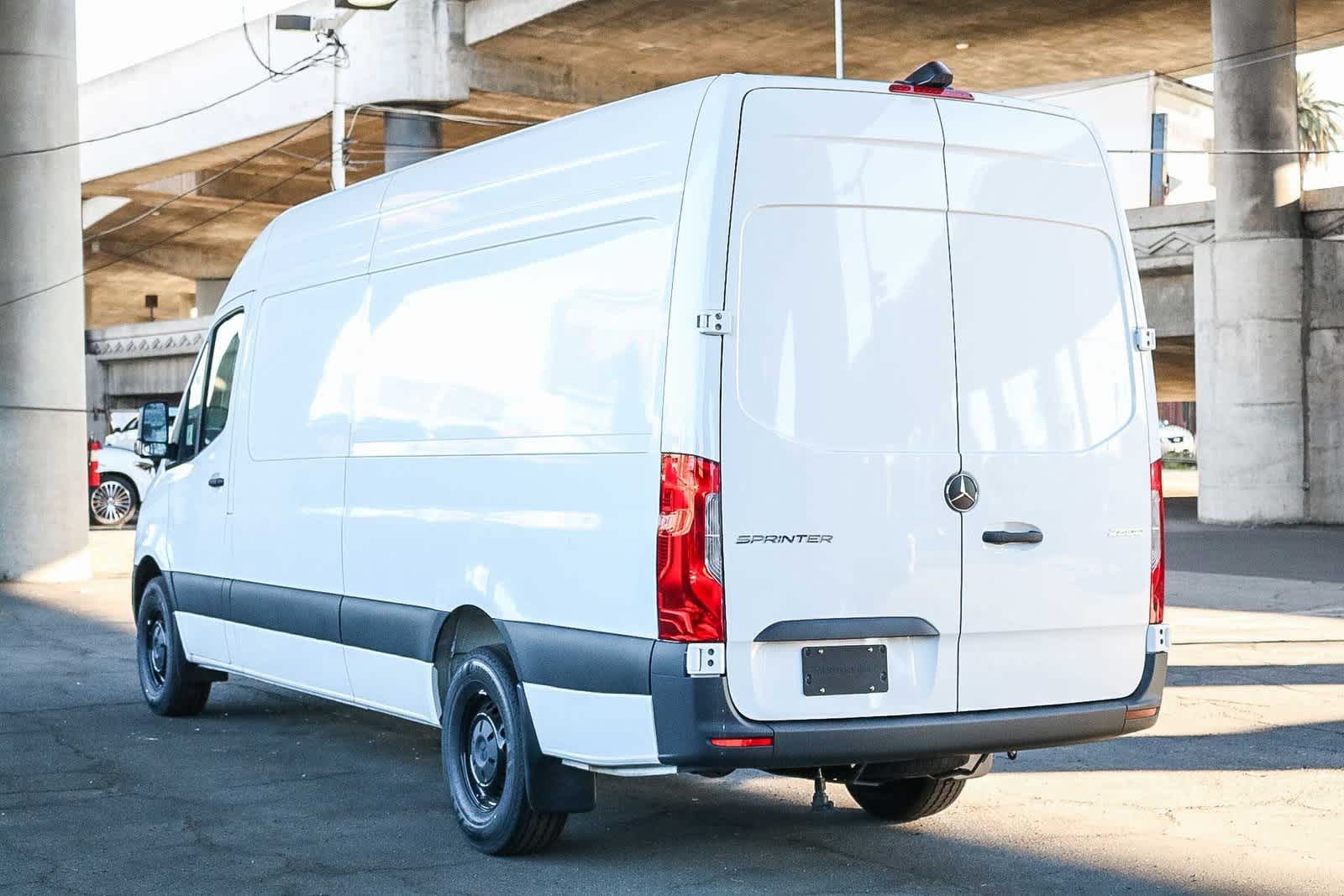 Thumbnail: 2026 Mercedes-Benz Sprinter - 8