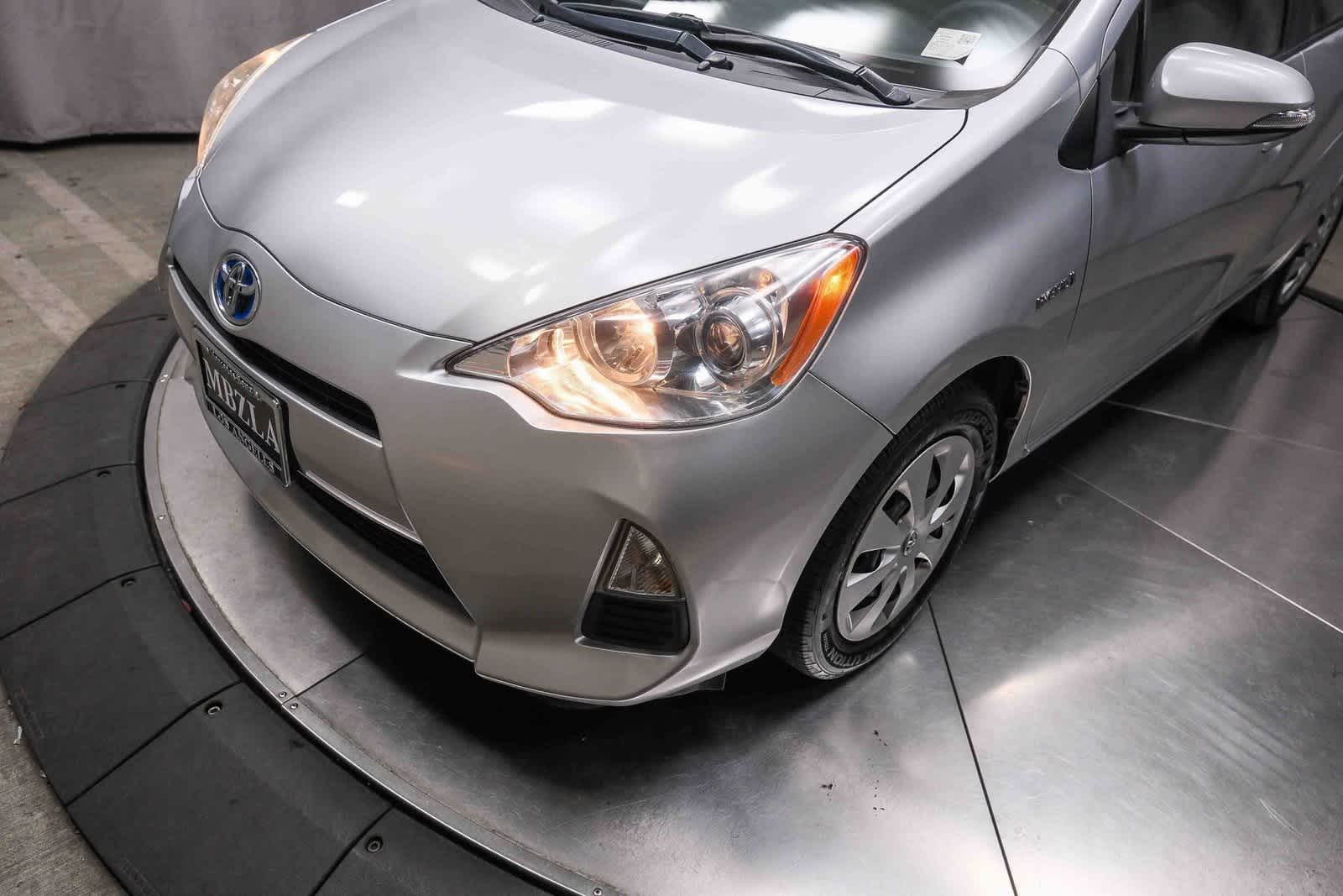 Thumbnail: 2014 Toyota Prius c - 12