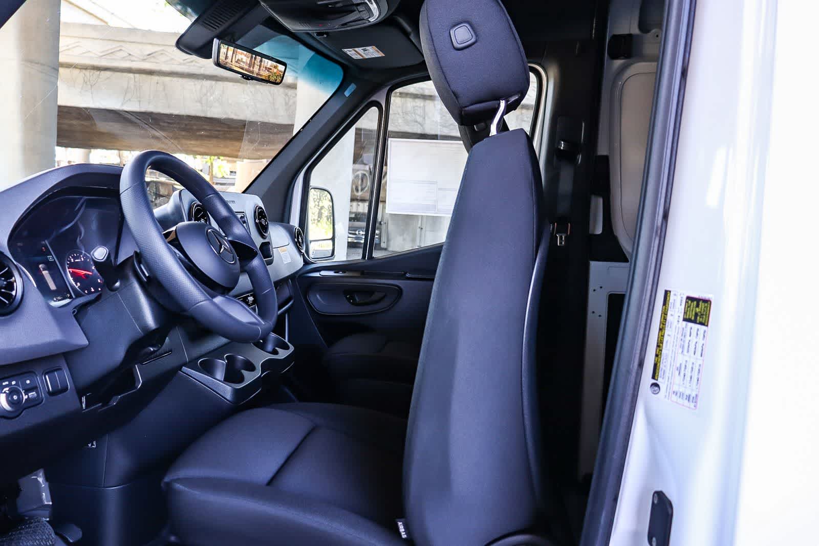 Thumbnail: 2026 Mercedes-Benz Sprinter - 18