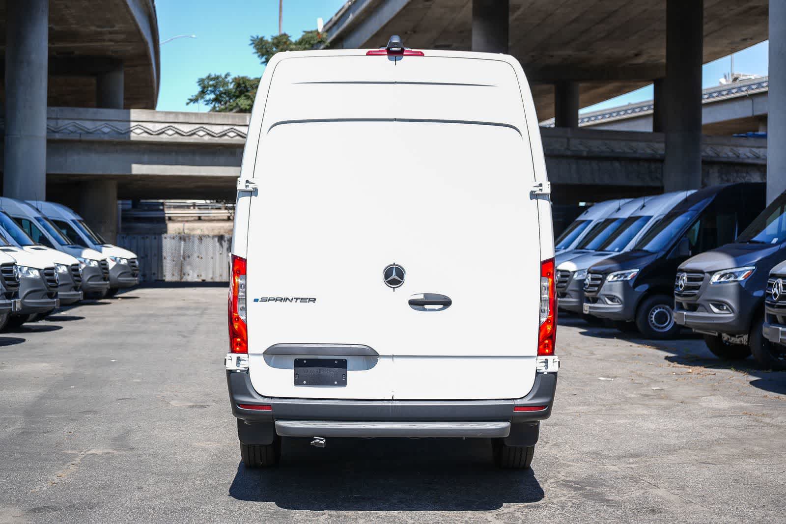 Thumbnail: 2025 Mercedes-Benz eSprinter - 8