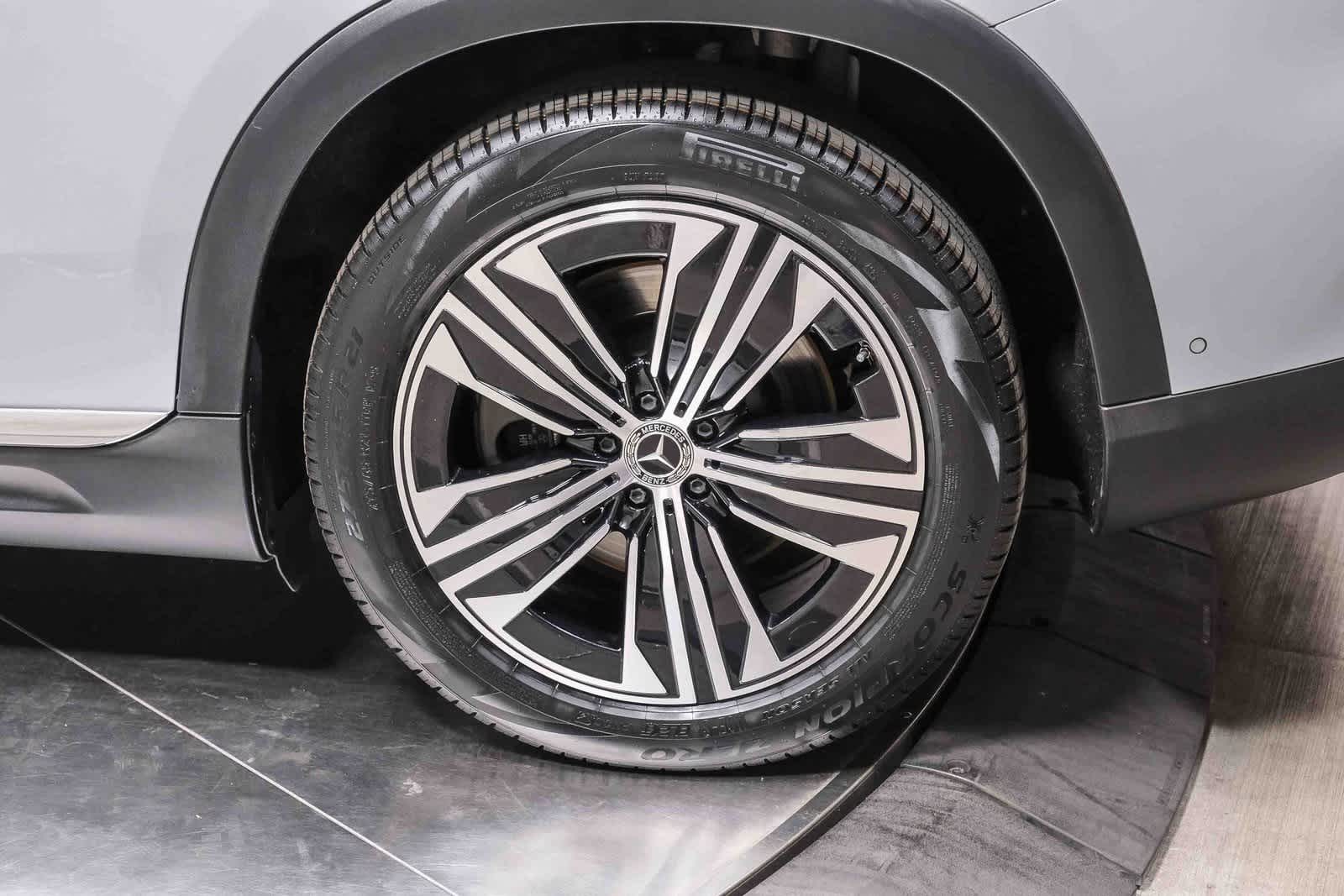 Thumbnail: 2023 Mercedes-Benz EQS - 9