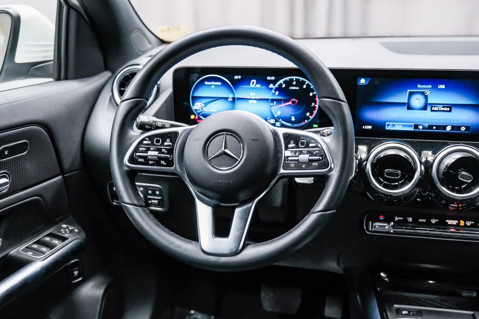 Thumbnail: 2023 Mercedes-Benz GLA - 17