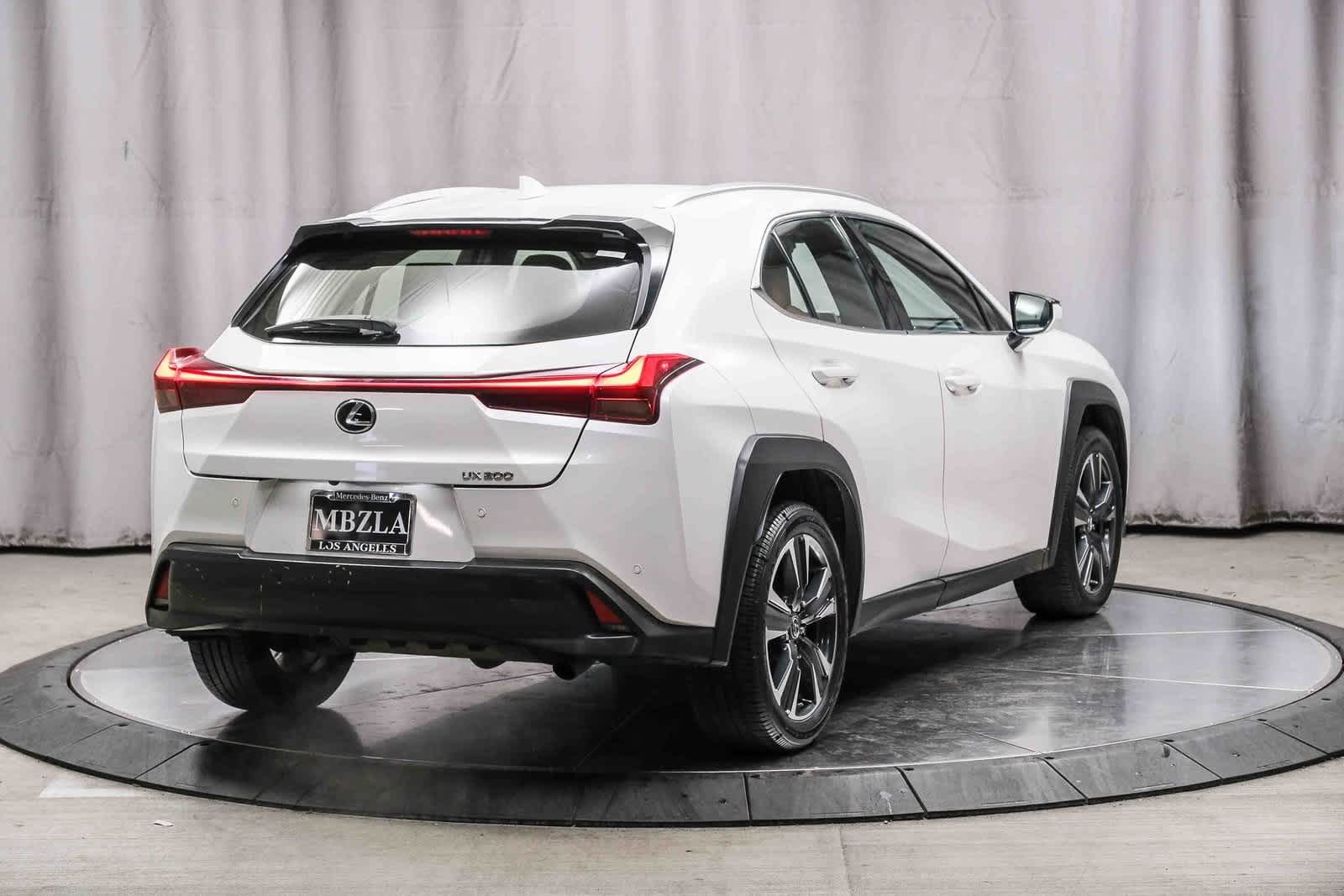 Thumbnail: 2021 Lexus UX - 4