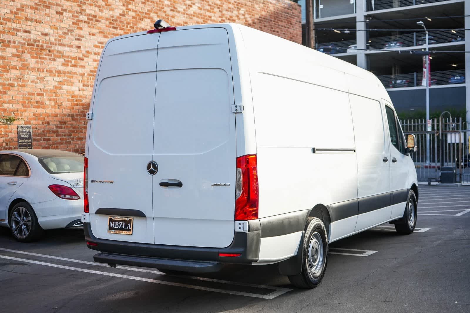 Thumbnail: 2021 Mercedes-Benz Sprinter - 8