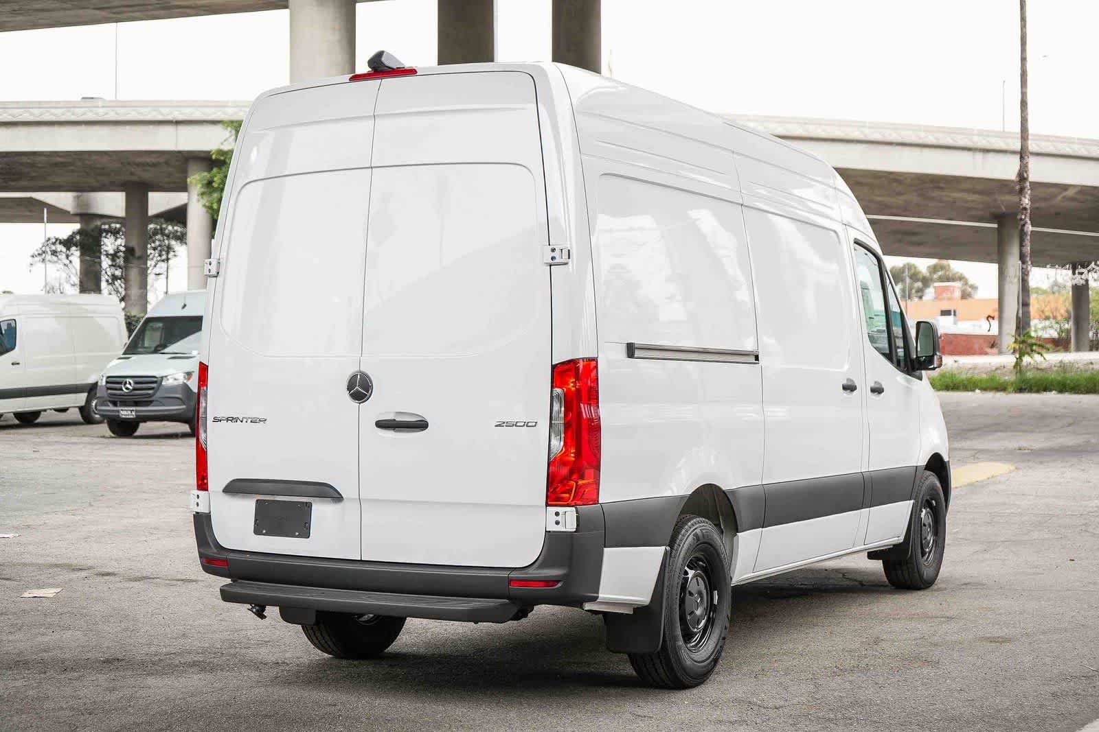 Thumbnail: 2026 Mercedes-Benz Sprinter - 6