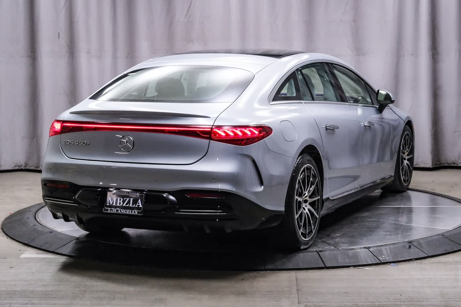 Thumbnail: 2022 Mercedes-Benz EQS - 4