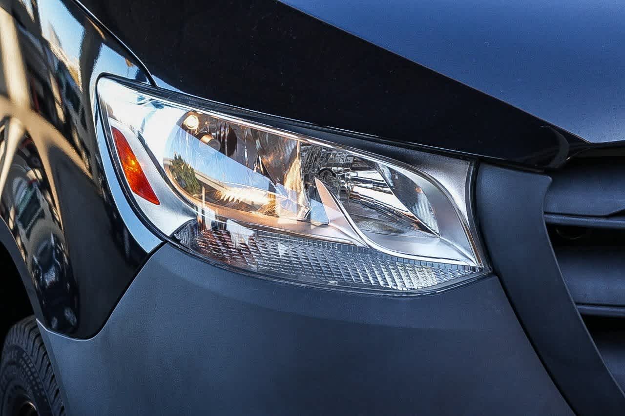 Thumbnail: 2024 Mercedes-Benz Sprinter - 4