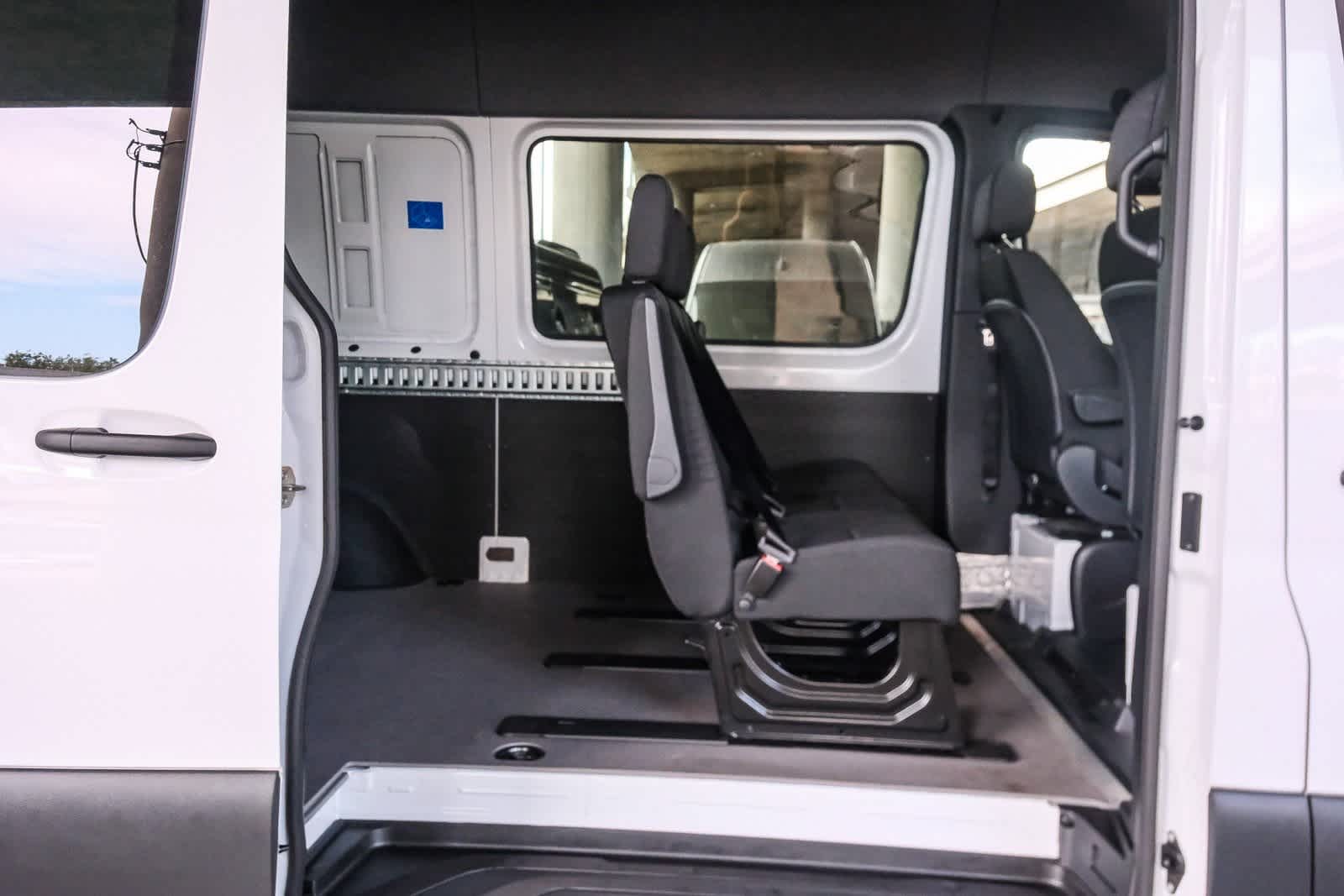 Thumbnail: 2023 Mercedes-Benz Sprinter - 17