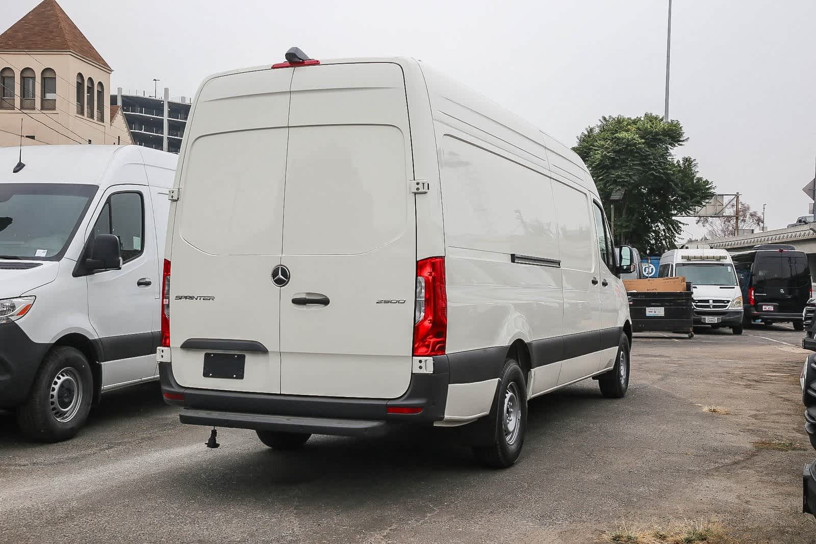 2024 Mercedes-Benz Sprinter 2500 5